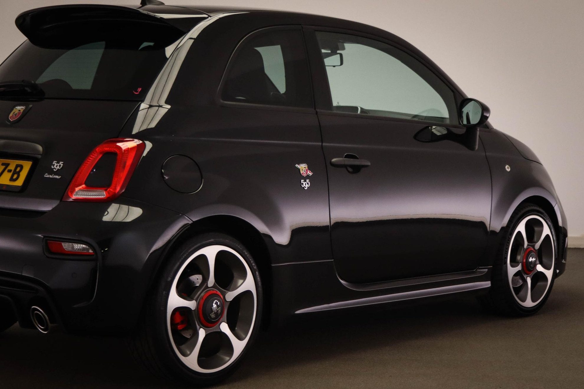 Abarth 500 1.4 T-Jet Abarth Turismo | LEDER | CLIMA |  UCONNECT | NAVI | DAB | PDC | 17″