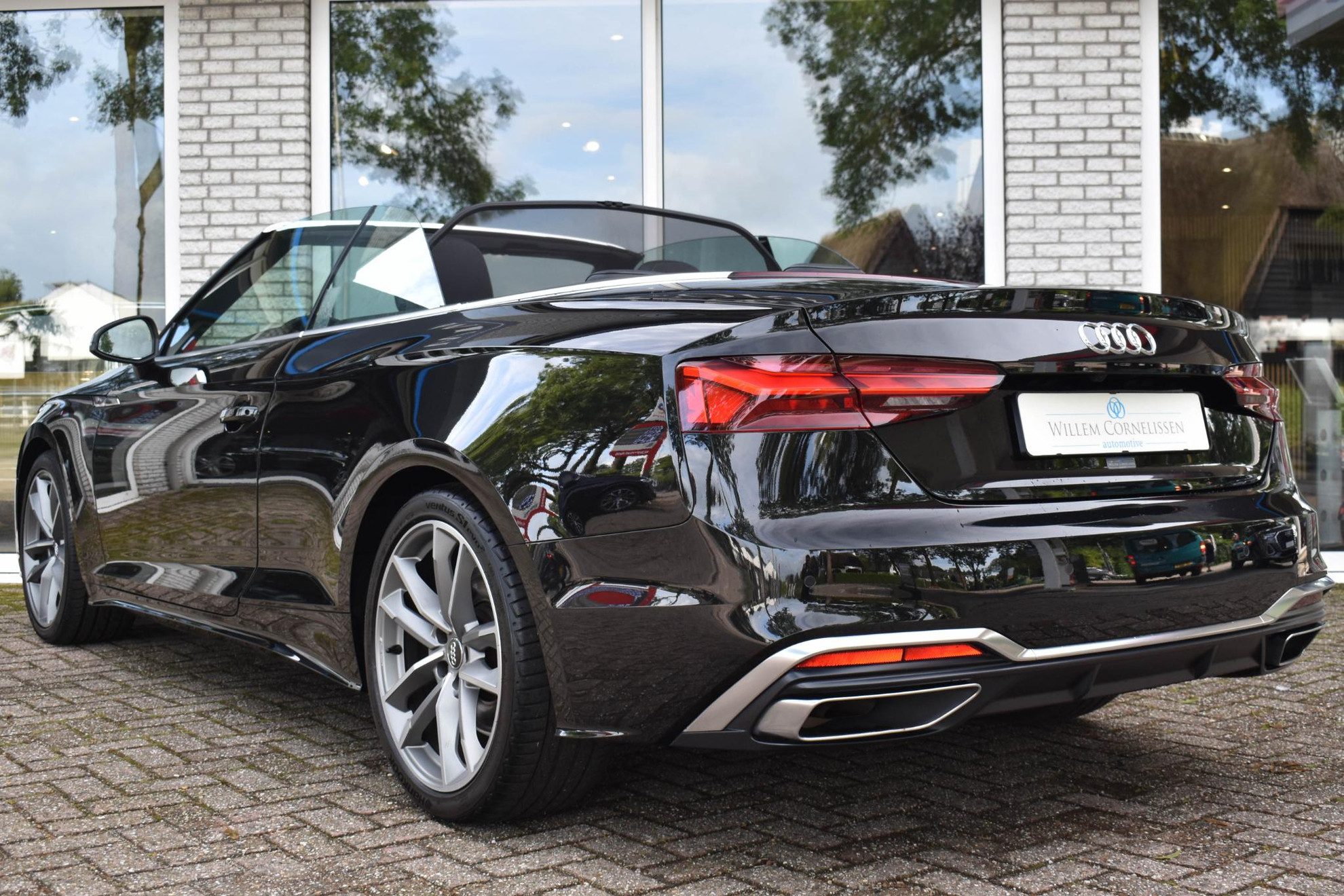 Audi A5 Cabriolet 40 TFSI S edition Virtual Dash Nekverwarming B&O