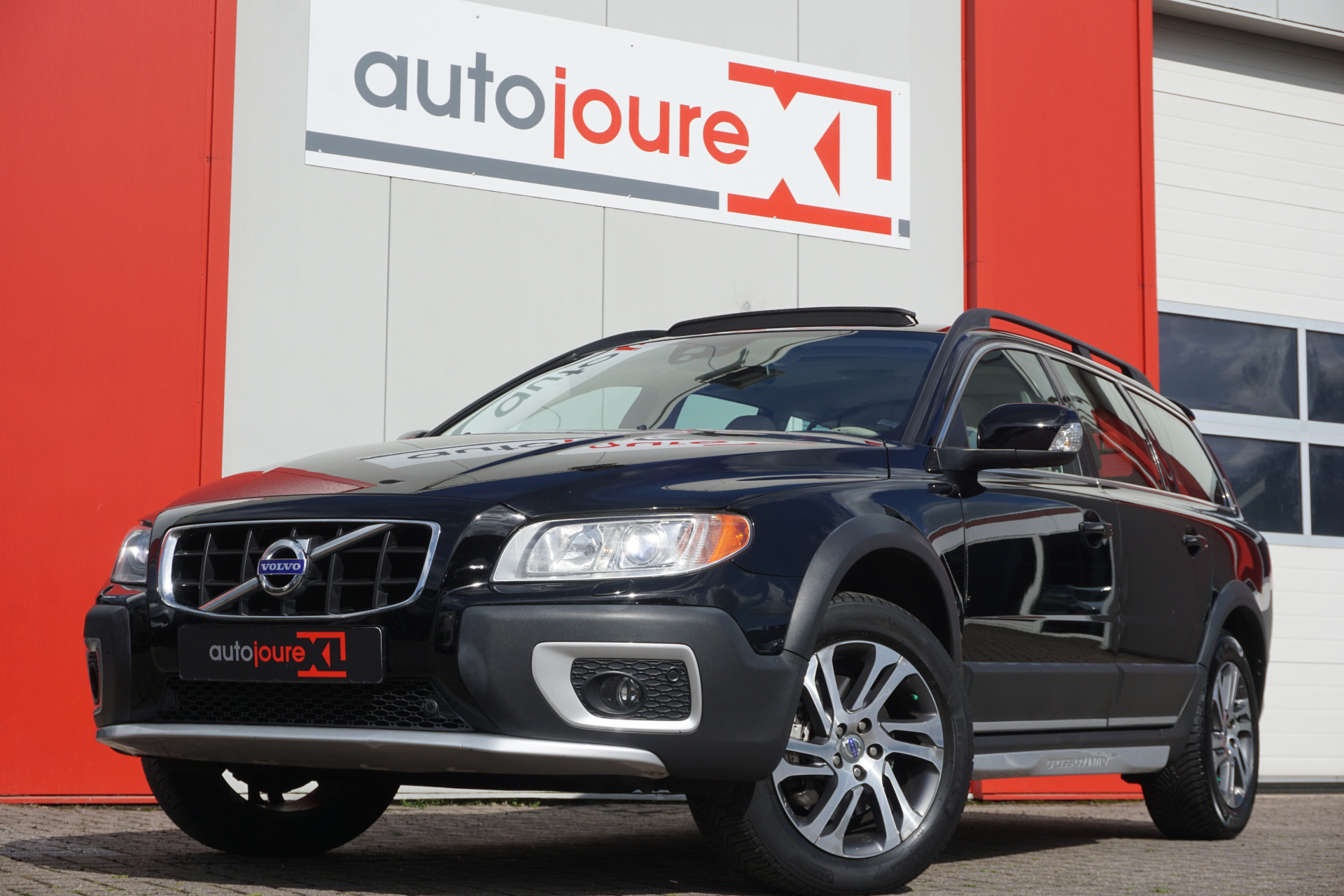 Volvo XC70 2.0 D3 FWD Limited Edition | 5-Cilinder | Schuidak | Leder | Trekhaak | Origineel NL |