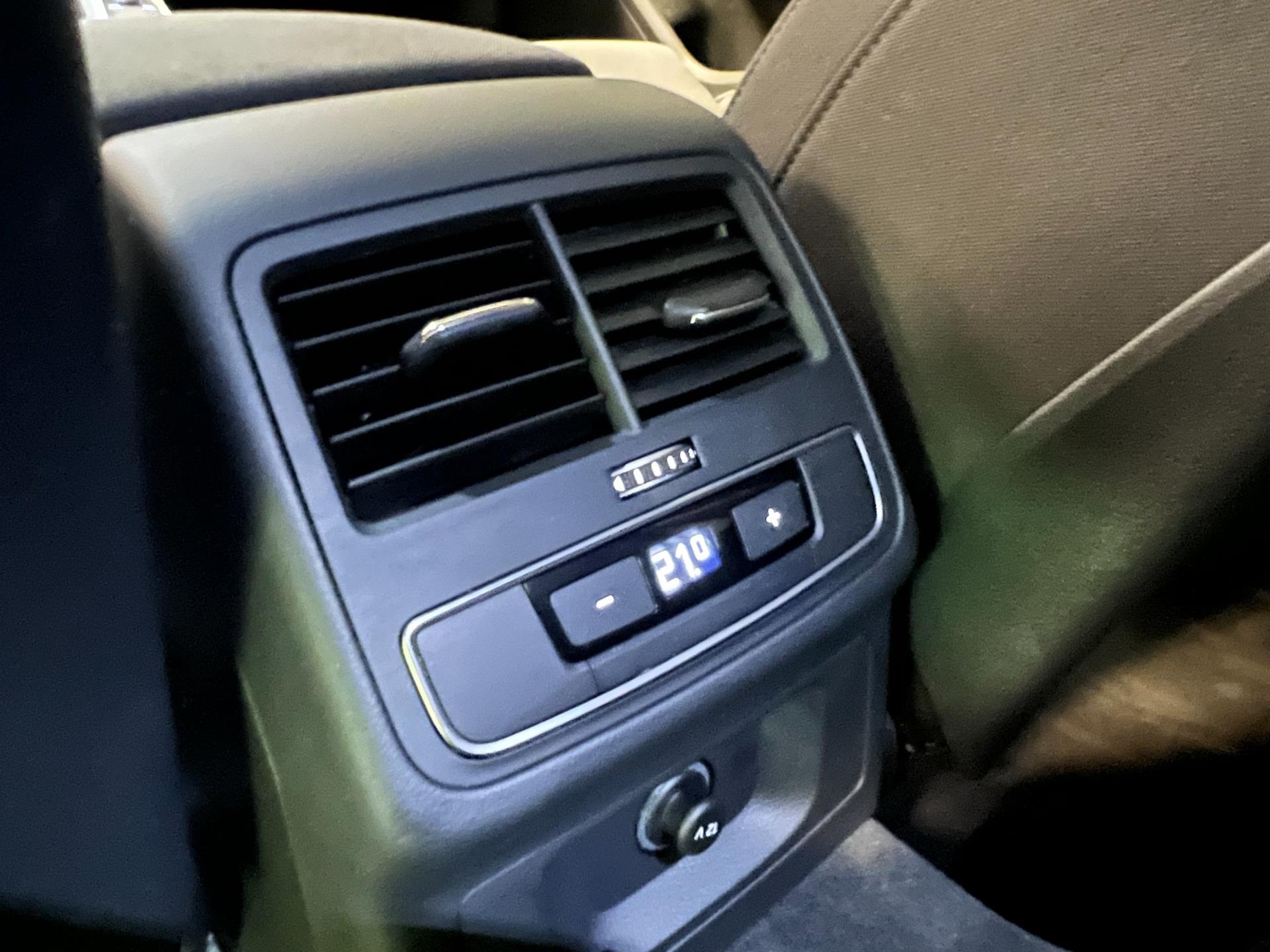 Audi A4 Avant 35 TFSI SPORT BLACK-LINE NAVI/V-COCKPIT/LED/DAB/CARPLAY/ECC/PDC/CRUISE///