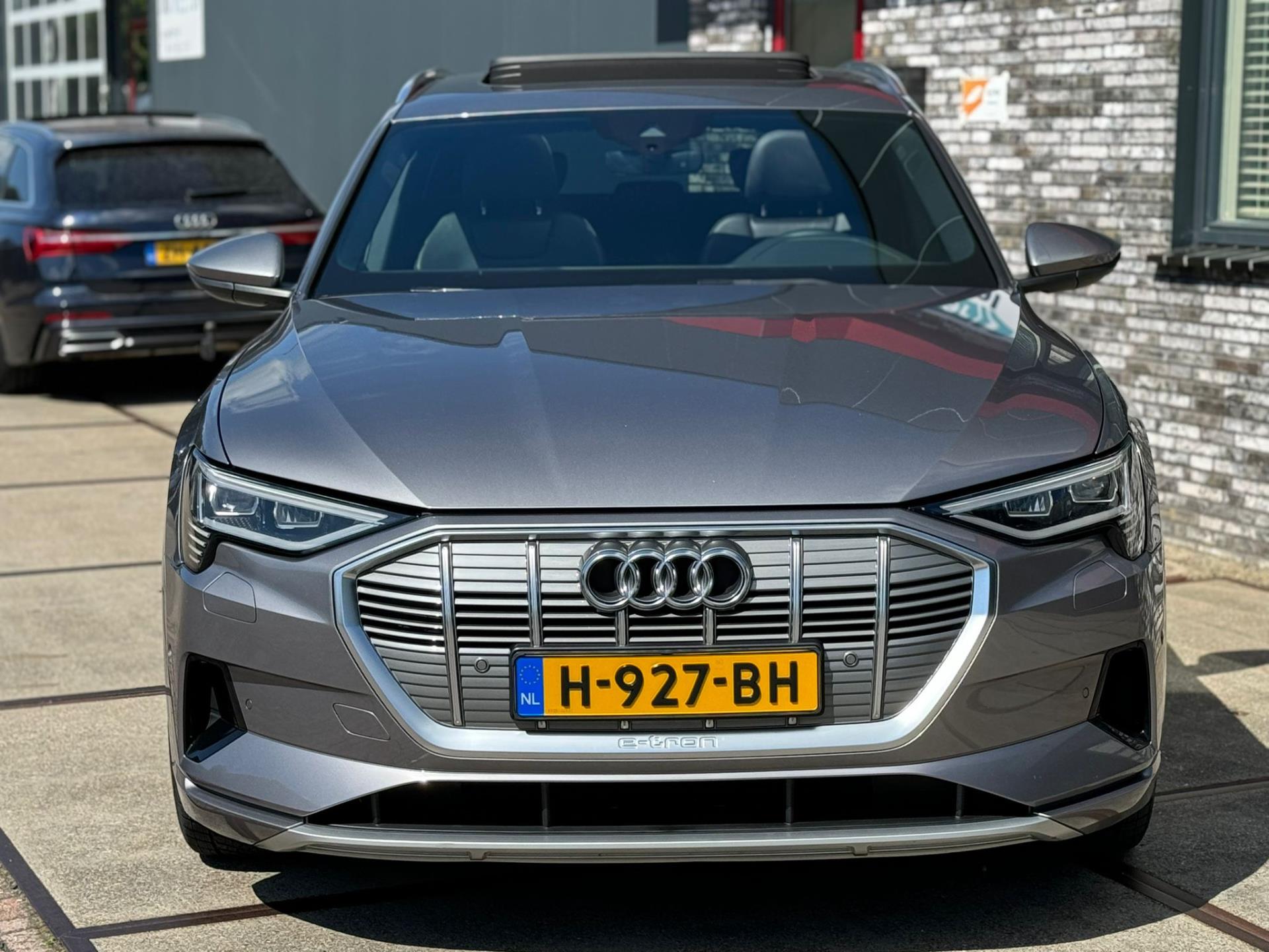 Audi E-tron E-tron 55 quattro S-LINE PANO l B&O l CARPLAY l ORG.NL l 21INCH l DEALER ONDERHOUDEN