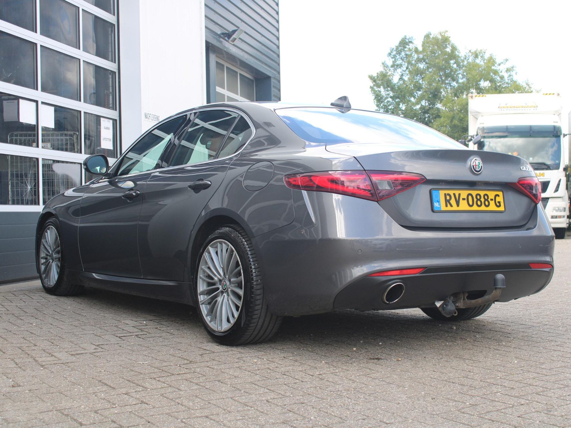 Alfa Romeo Giulia 2.0T Super | Xenon | PDC | Navi | Cruise | Pack Veloce Interieur | Stoel -/ Stuurverwarming | Trekhaak