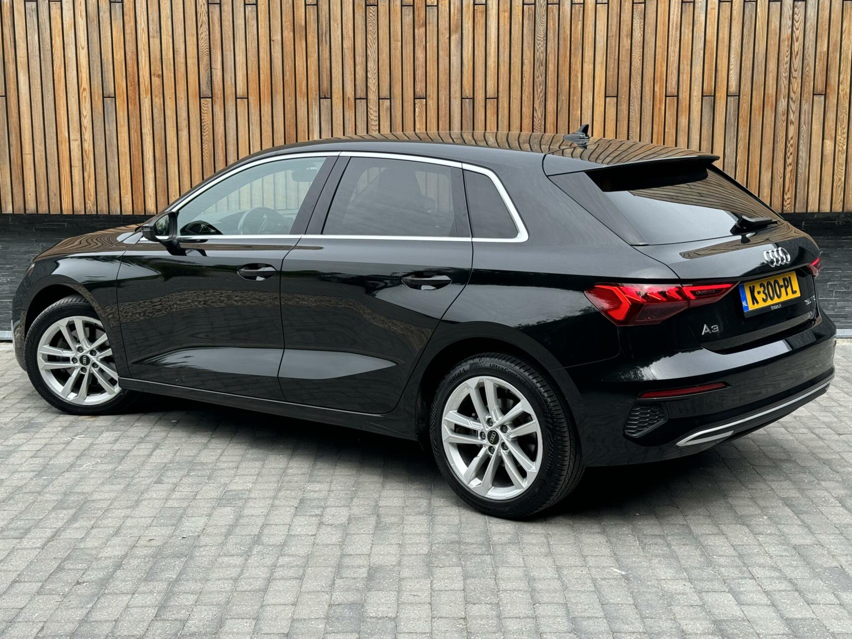 Audi A3 Sportback 35 TFSI S-tronic | Leer | Navi | Apple CarPlay | Getint glas | Digitaal dashboard | Parkeersensoren achter | Climate control | Stoelverwarming