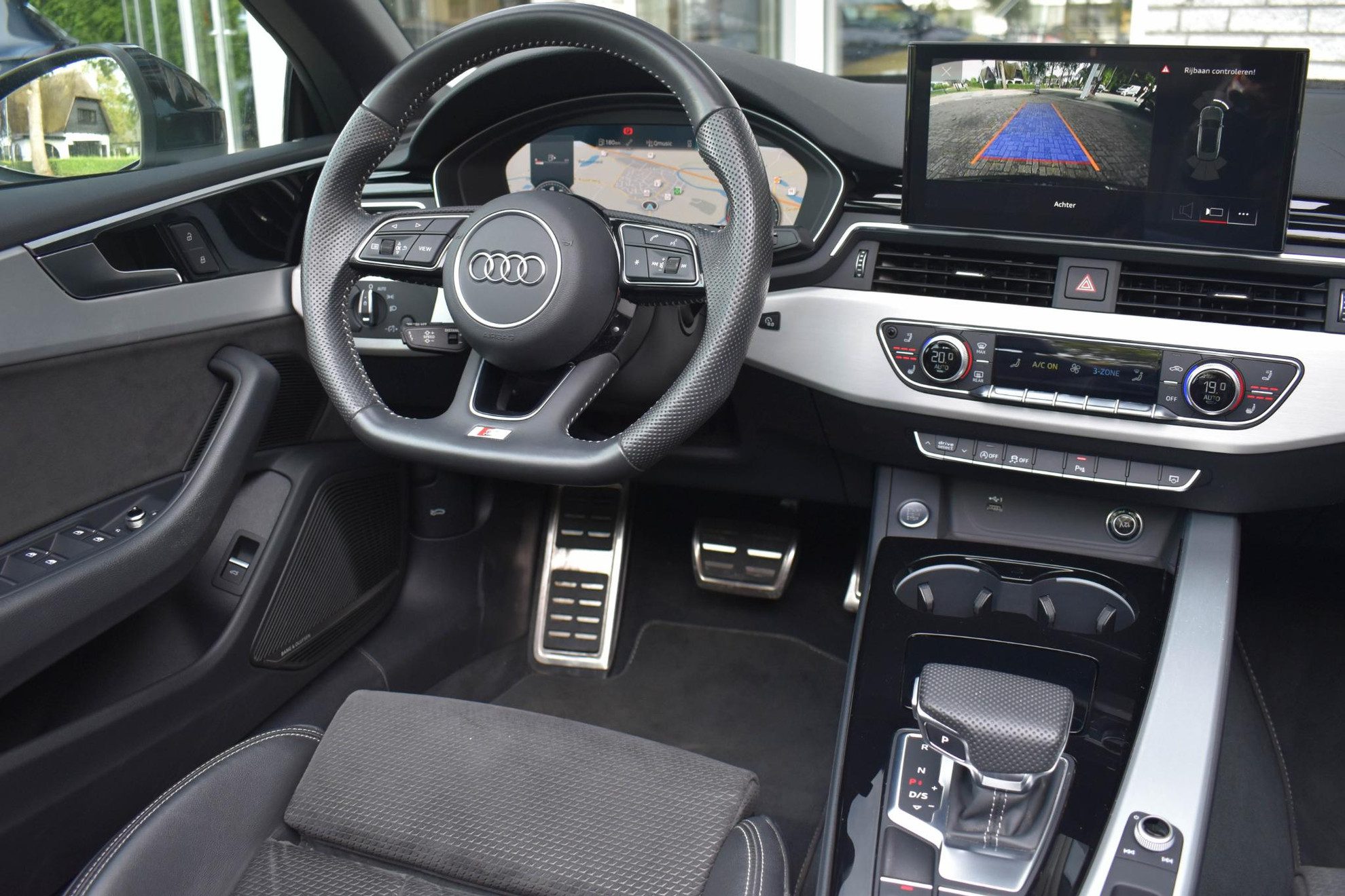 Audi A5 Cabriolet 40 TFSI S edition Virtual Dash Nekverwarming B&O