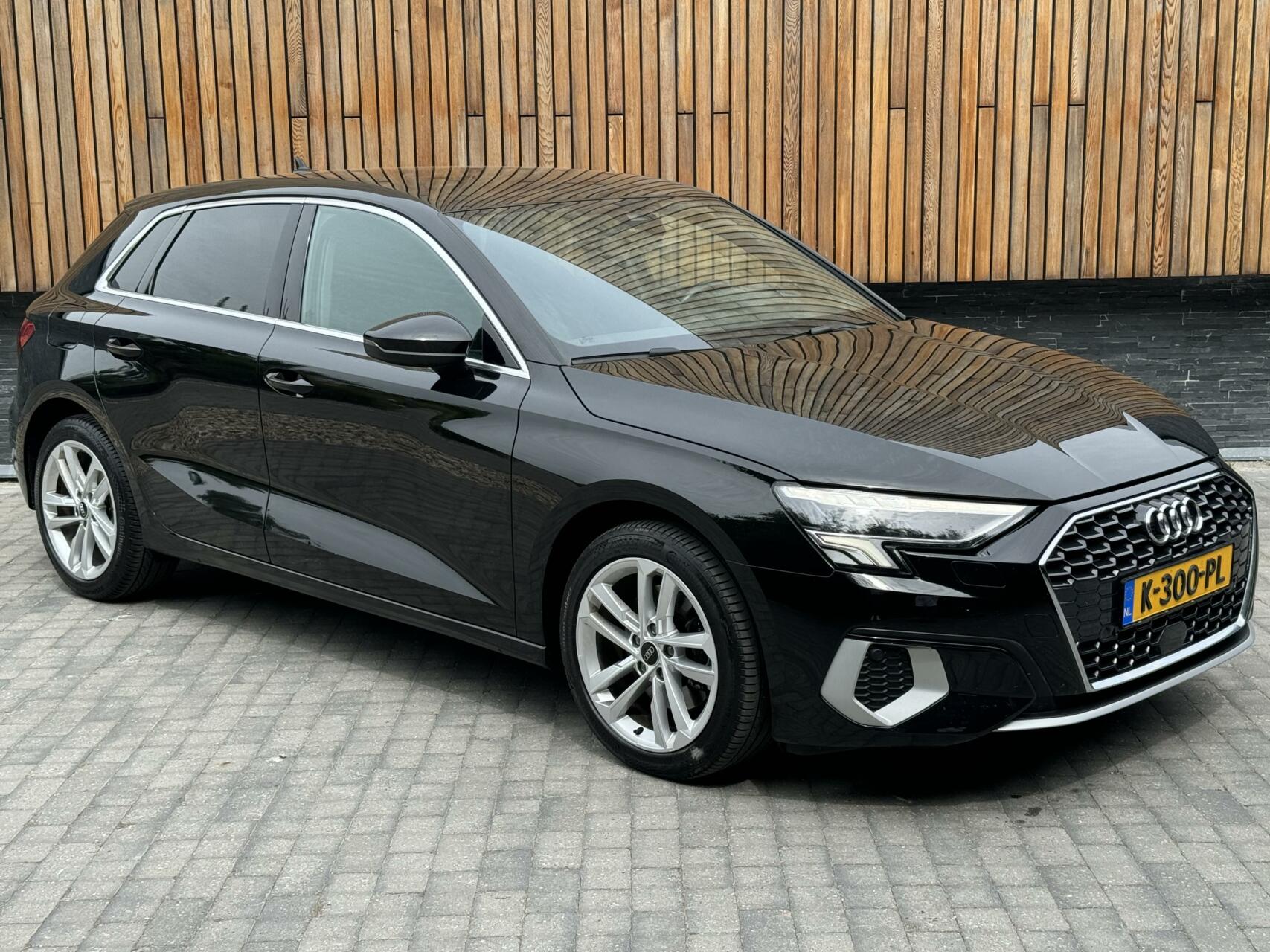 Audi A3 Sportback 35 TFSI S-tronic | Leer | Navi | Apple CarPlay | Getint glas | Digitaal dashboard | Parkeersensoren achter | Climate control | Stoelverwarming