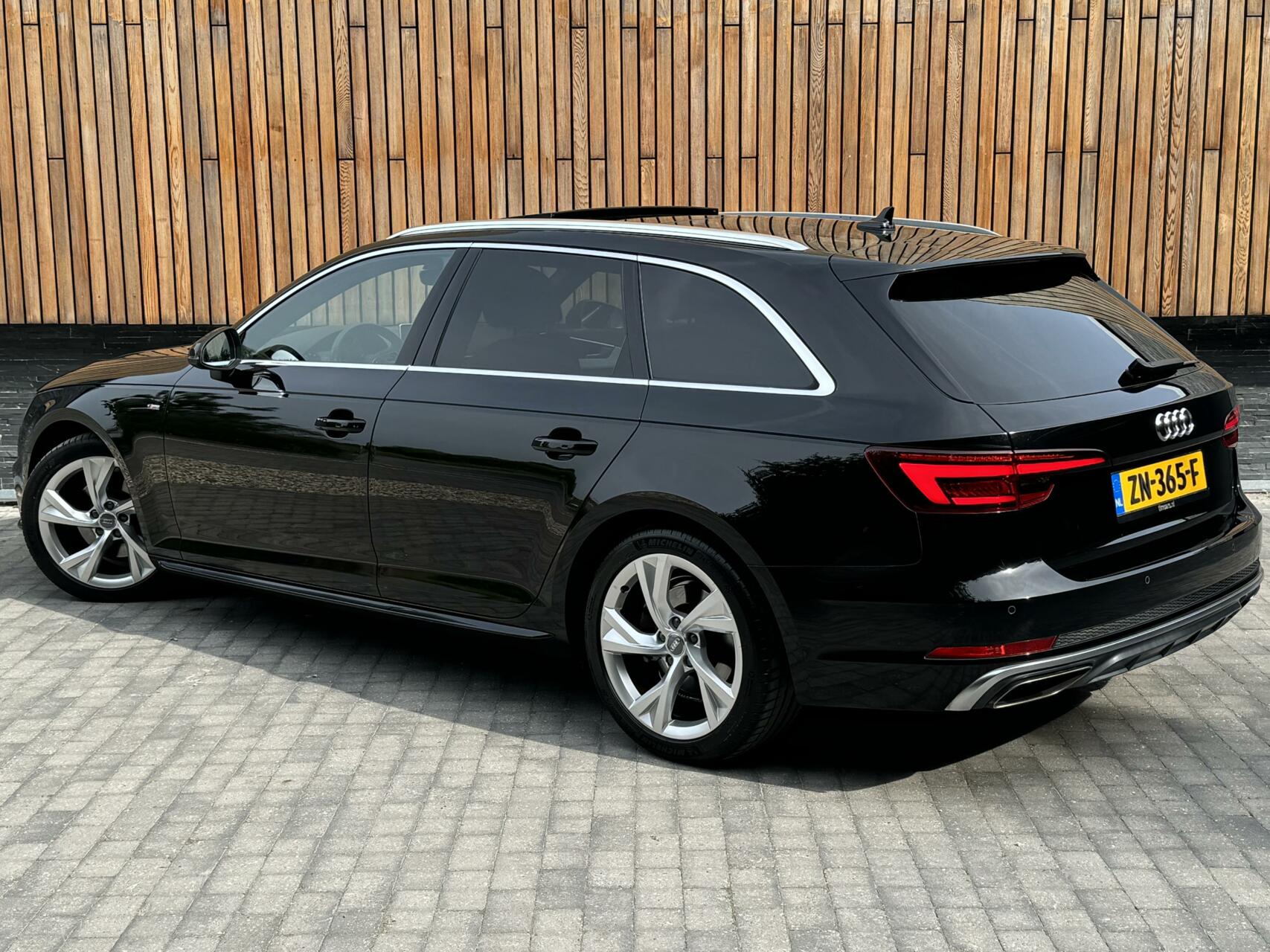 Audi A4 Avant 40 TFSI Sport S line Automaat | Pano | Leer | Bang&Olufsen Audio | Parkeersensoren voor en achter | Getint glas | Digitale dashboard