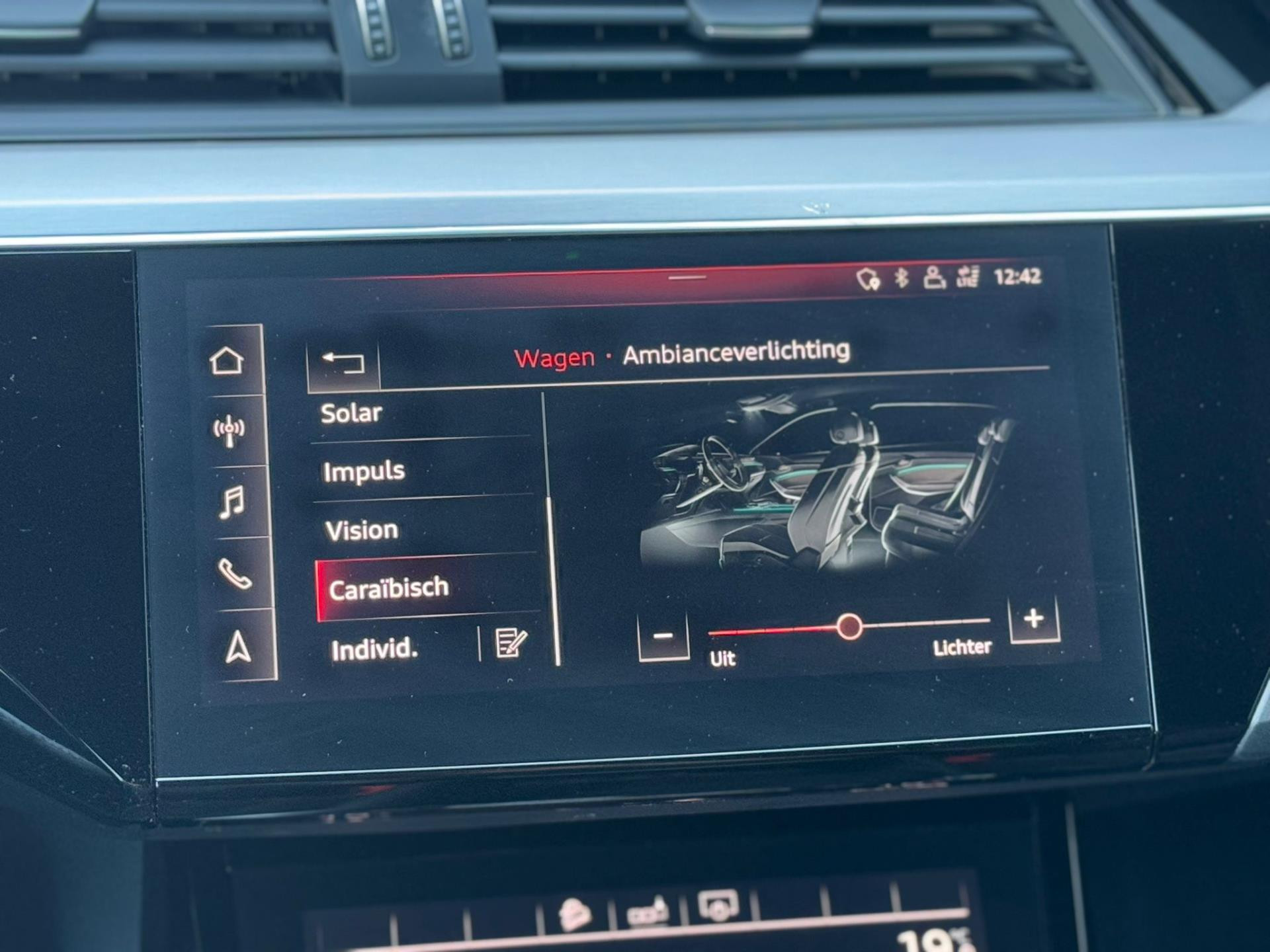 Audi E-tron E-tron 55 quattro S-LINE PANO l B&O l CARPLAY l ORG.NL l 21INCH l DEALER ONDERHOUDEN