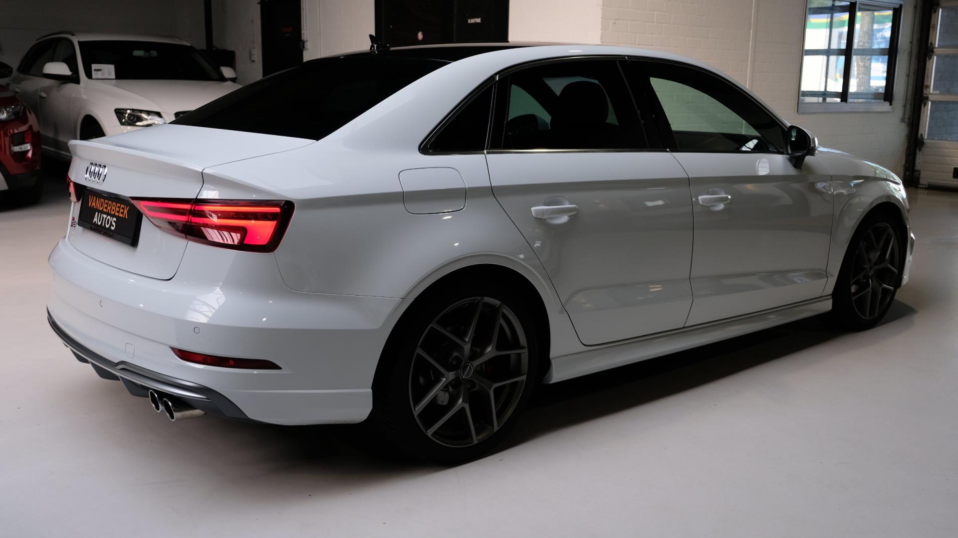 Audi A3 Limousine 1.4 TFSI S3 uitgevoerd! ACC|Carplay|Virtual