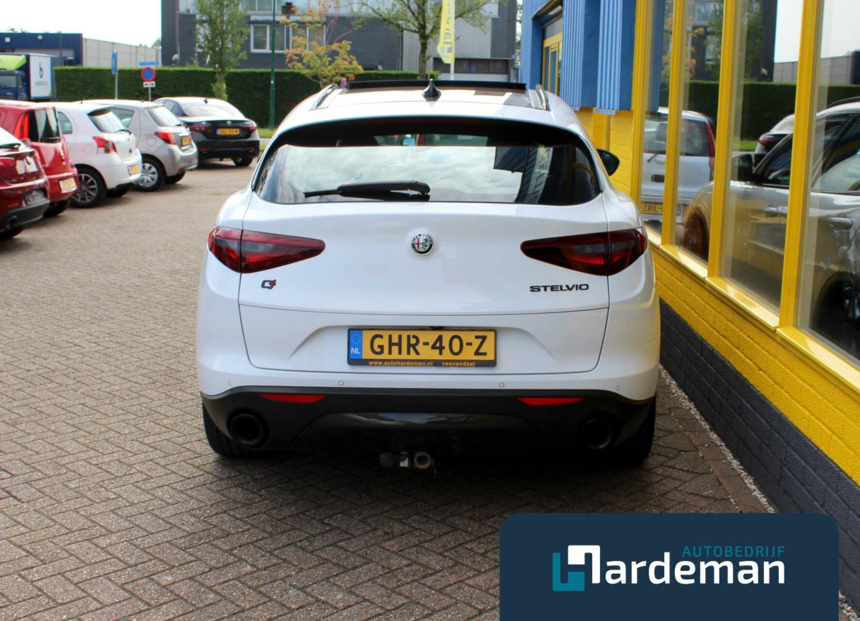 Alfa Romeo Stelvio 2.0 T AWD B-Tech Panorama