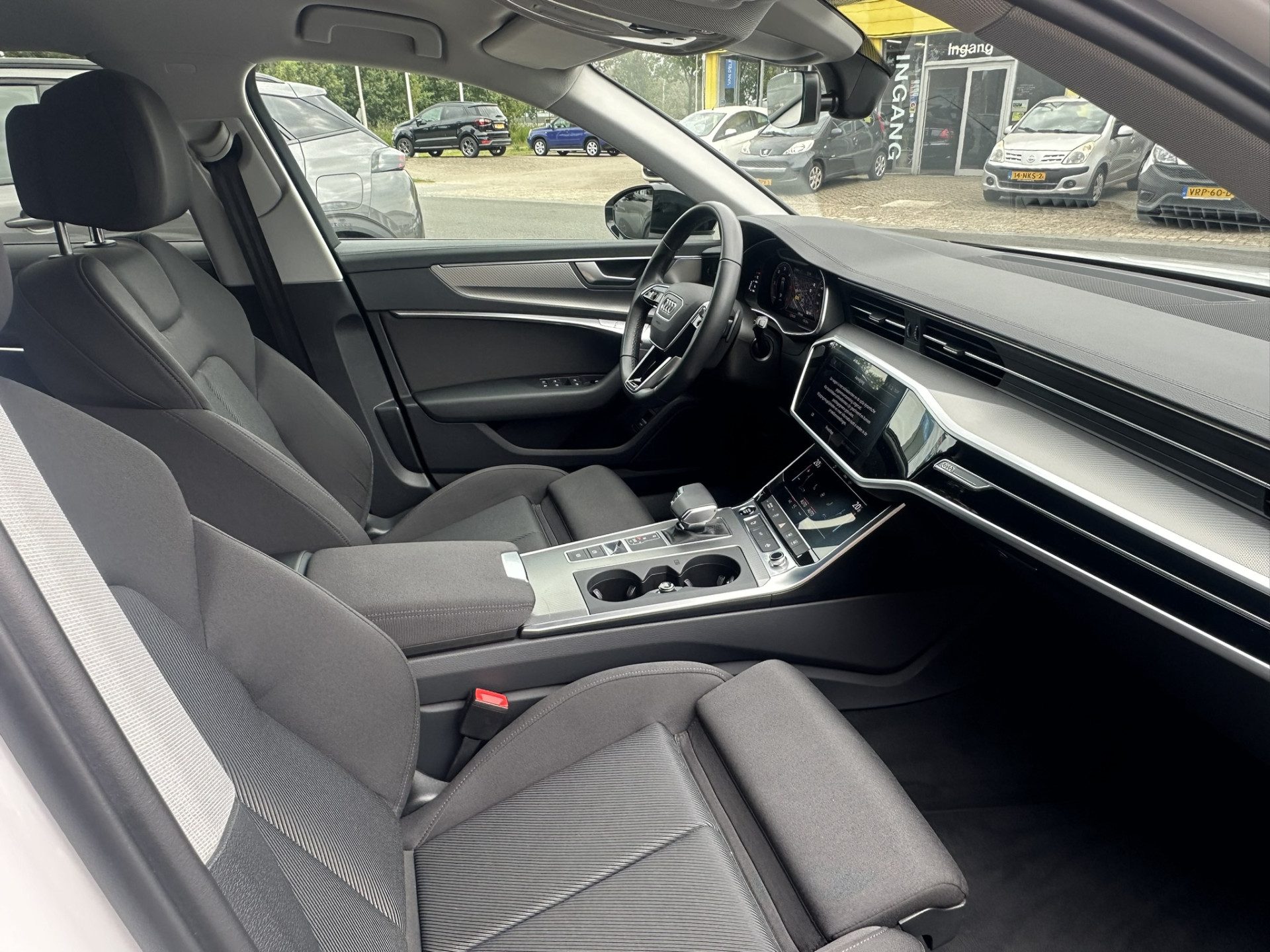 Audi A6 Avant 40 TDI 204pk Advanced edition | LED | Sportstoelen elekt. verstelbaar | 360 gr. Camera | Apple Carplay | Navi