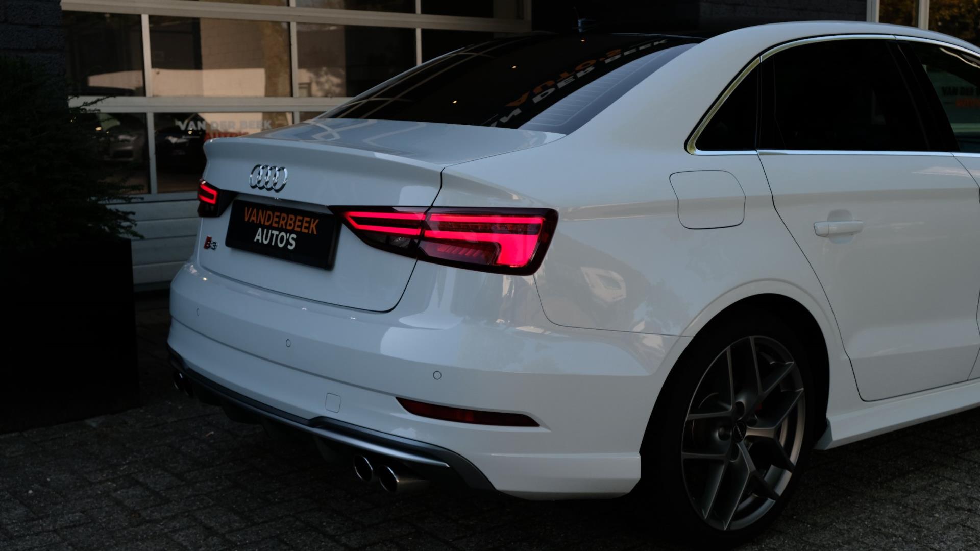 Audi A3 Limousine 1.4 TFSI S3 uitgevoerd! ACC|Carplay|Virtual