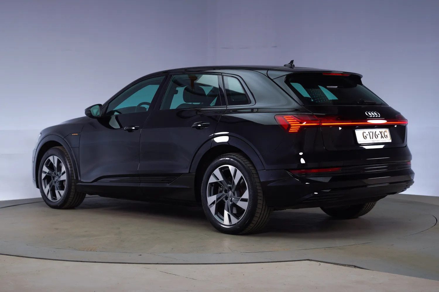 Audi e-tron 55 Quattro Advanced Pro Line Plus [ S-Line int. Luchtvering ]