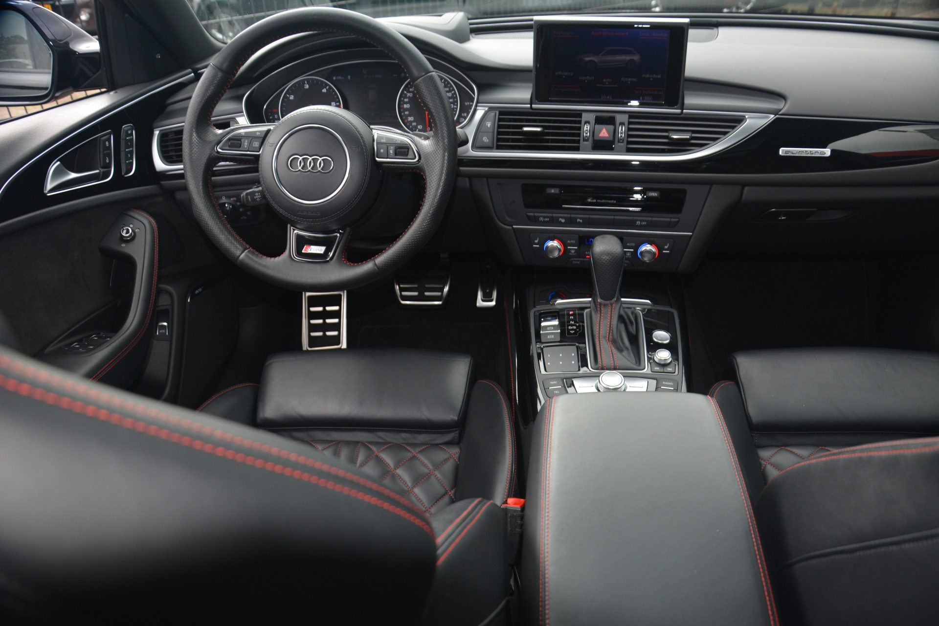 Audi A6 Avant 3.0 TDI BiT quattro Competition | RS Zetels | Black optic | ACC | Full LED | Dynamic sound | BOSE | HUD | Panoramadak | Zeer complete A6 COMPETITION 2xS-line alcantara deurpanelen standkachel navigatie stoelverwarming camera