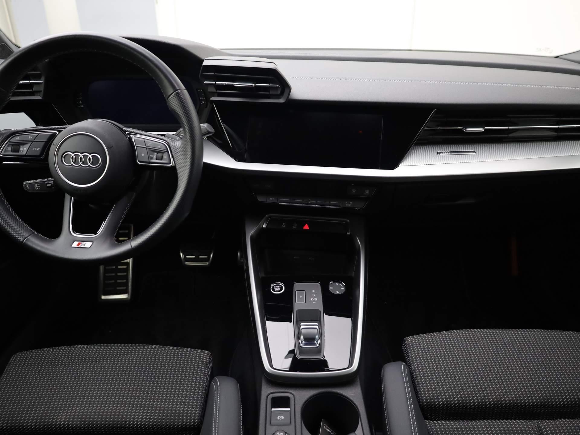 Audi A3 Sportback 30 Tfsi 110PK S-tronic S edition | ACC | P-Sensoren | Navi | Smartphone Interface | Sportstoelen | S-line | 17” Inch | Garantie t/m 19-09-2026 of 100.000km