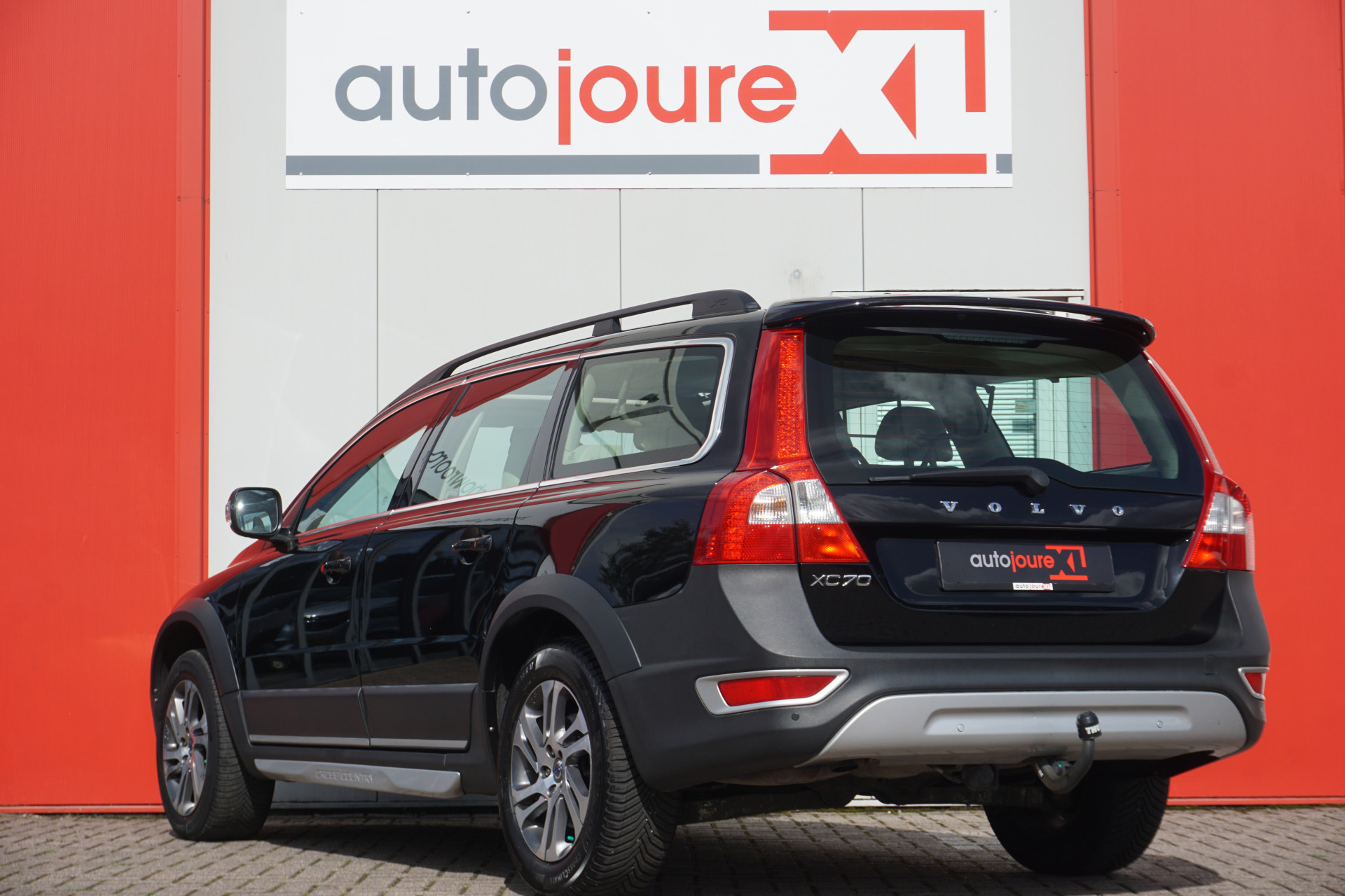 Volvo XC70 2.0 D3 FWD Limited Edition | 5-Cilinder | Schuidak | Leder | Trekhaak | Origineel NL |