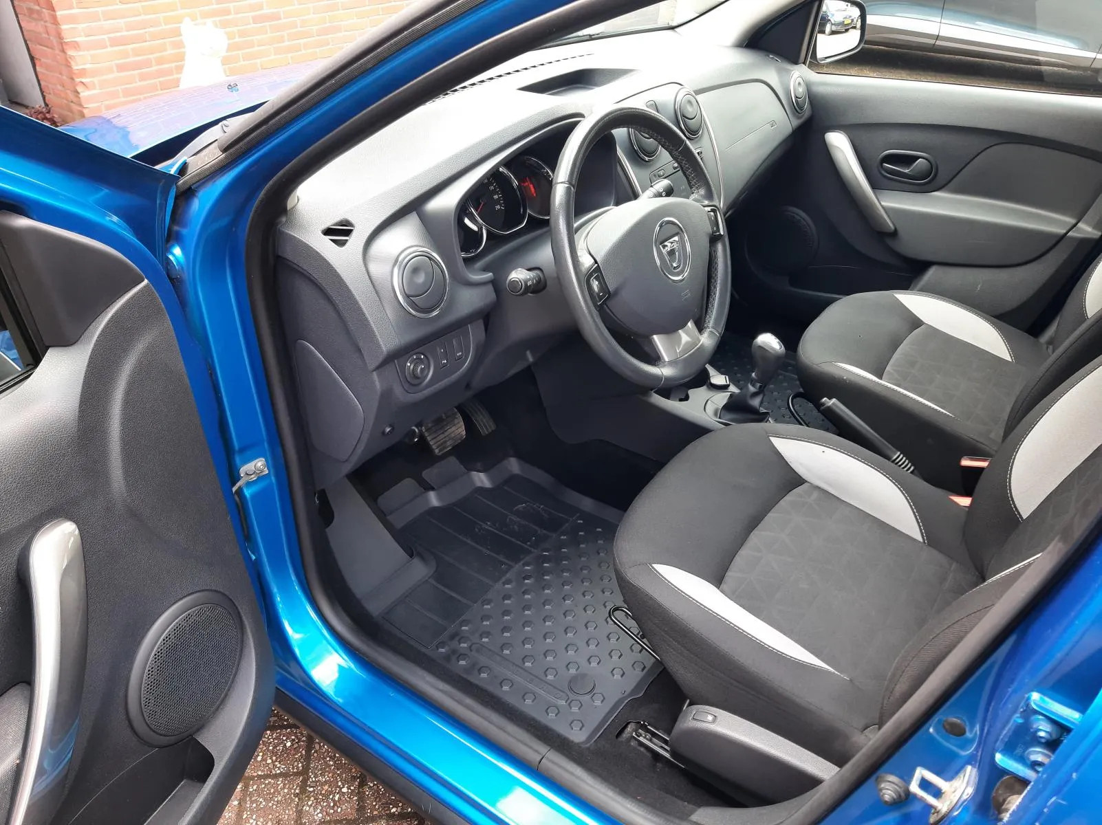 Dacia Sandero 0.9 TCe Stepway Lauréate 2016 – AUTOMAAT