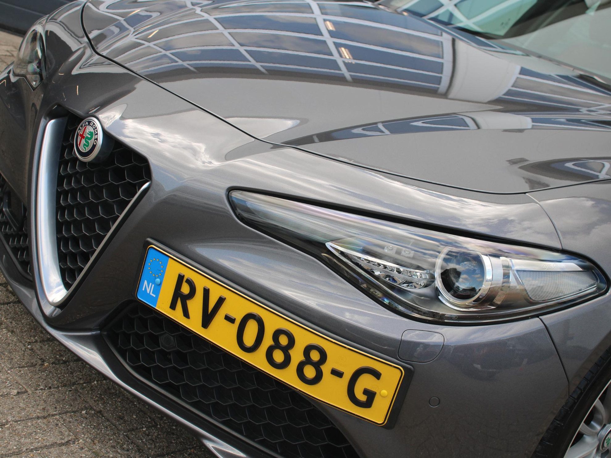 Alfa Romeo Giulia 2.0T Super | Xenon | PDC | Navi | Cruise | Pack Veloce Interieur | Stoel -/ Stuurverwarming | Trekhaak