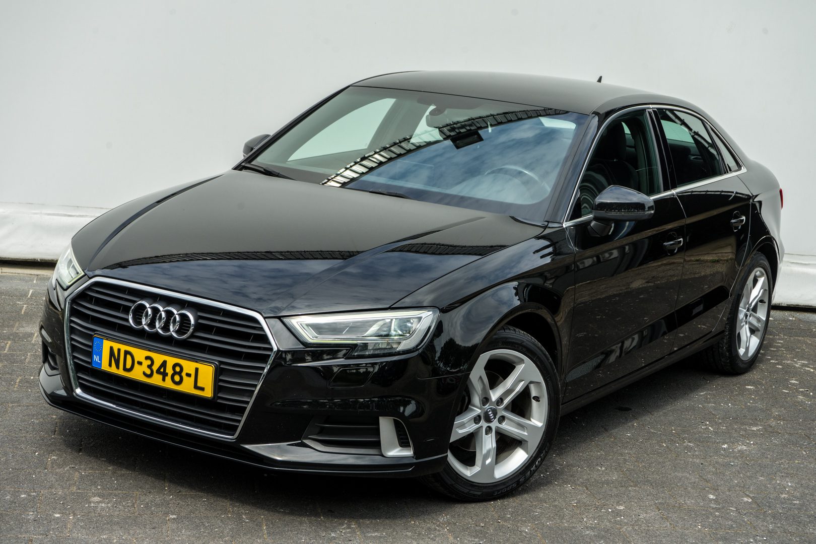 Audi A3 Limousine 1.0 TFSI Sport Lease Edition Navigatie/ Sportstoelen/ 17″ Lmv/ Pdc/ Cruise control