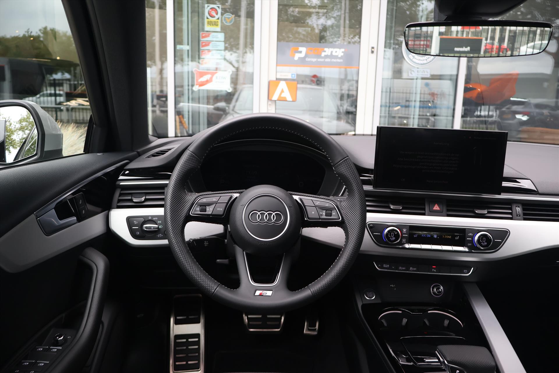 Audi A4 Limousine 35 TFSI Launch Edition S-Line 150pk | Virtual | Cruise | Carplay | LED  | Keyless Go | Navi Full