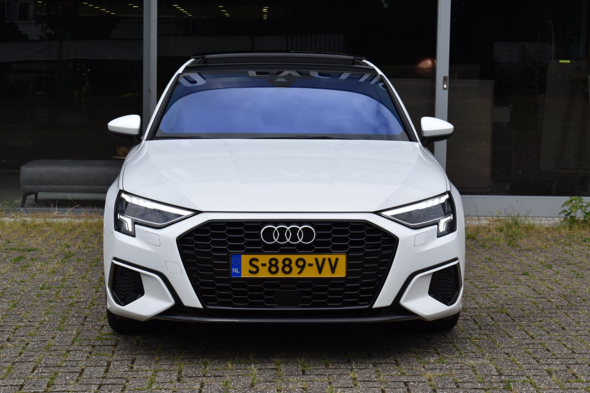 Audi A3 SPORTBACK 30 TFSI Advanced edition Pano navi Carplay