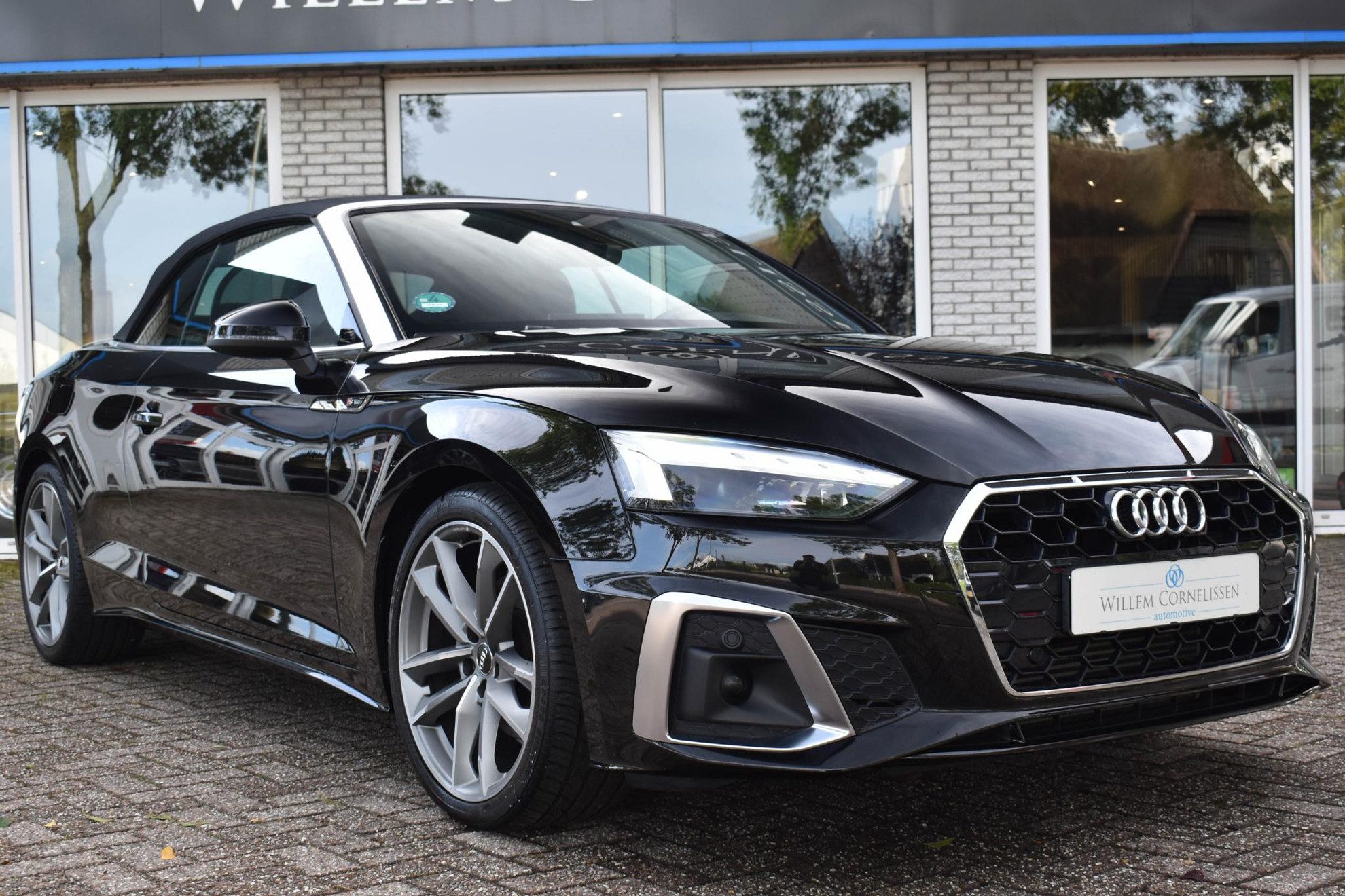 Audi A5 Cabriolet 40 TFSI S edition Virtual Dash Nekverwarming B&O