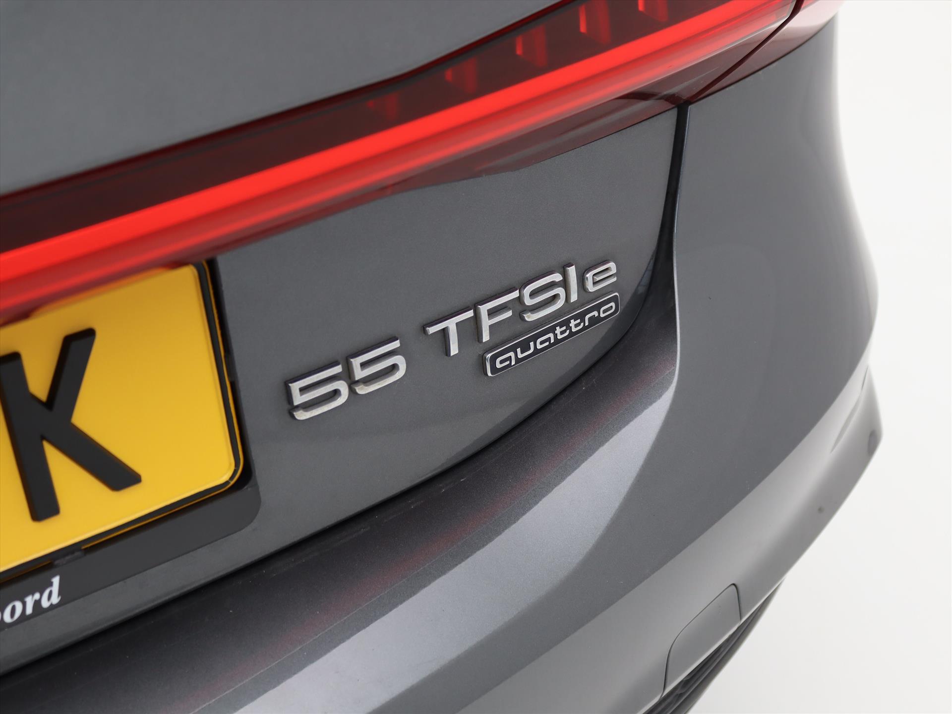 Audi A7 Sportback 55 TFSI e 367pk Quattro Competition 3x S-Line [ PANO+MATRIX LED+TREKHAAK+HUD+SPORTSTOELEN+ACC ]