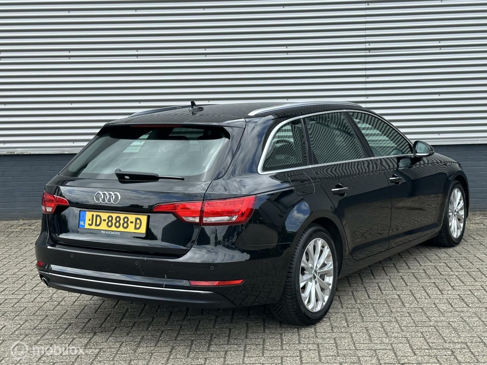 Audi A4 Avant 2.0 TDI Design Pro Line TREKHAAK