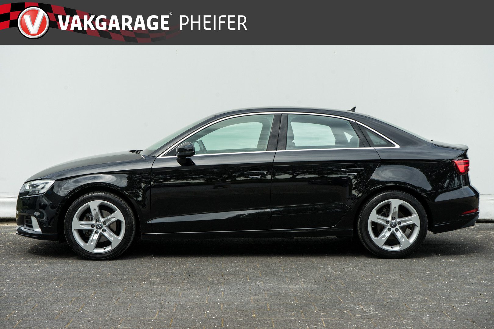 Audi A3 Limousine 1.0 TFSI Sport Lease Edition Navigatie/ Sportstoelen/ 17″ Lmv/ Pdc/ Cruise control