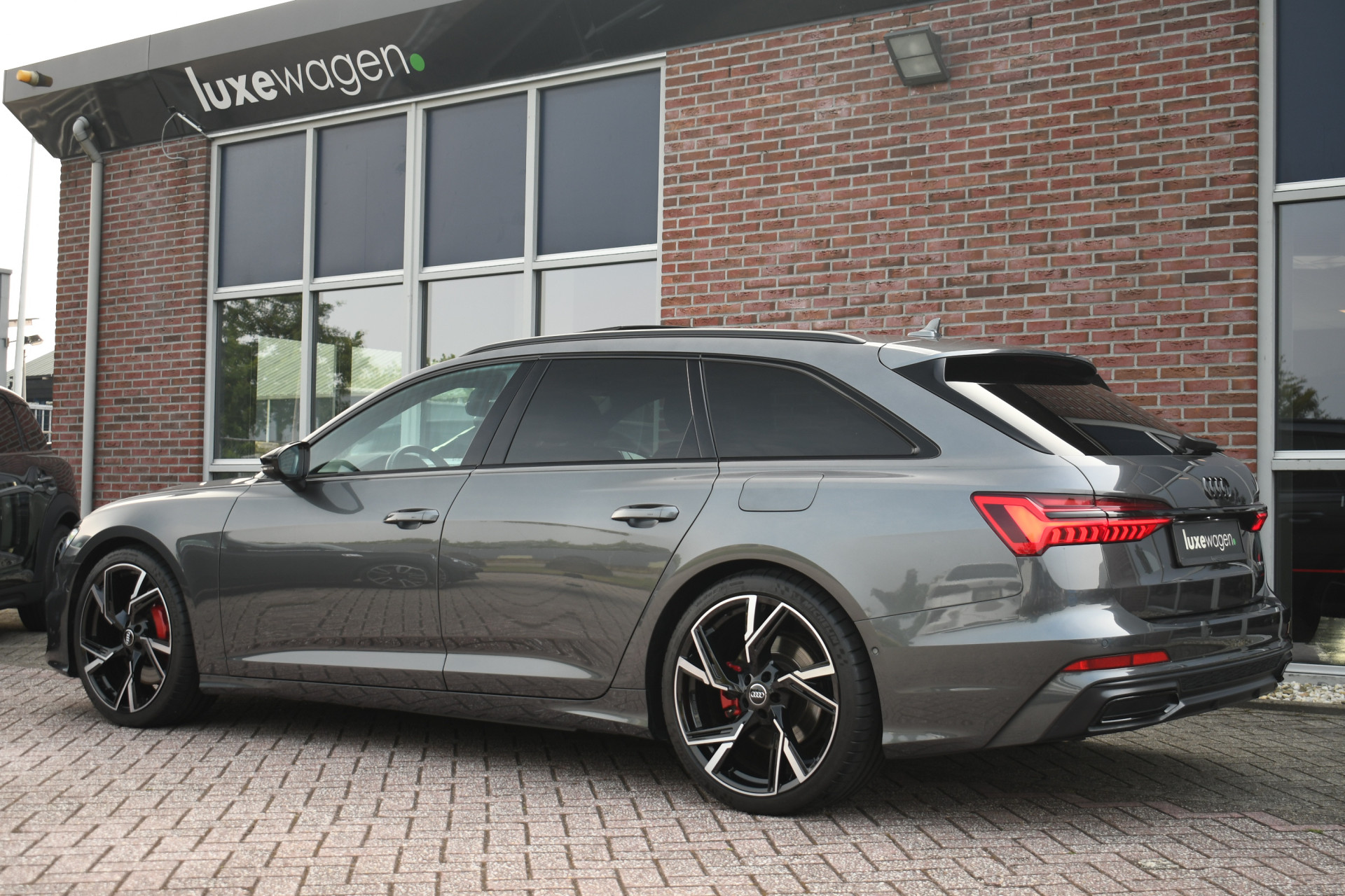 Audi A6 Avant 55 TFSI e quattro Competition Pano Trekh 21inch Optic-Black