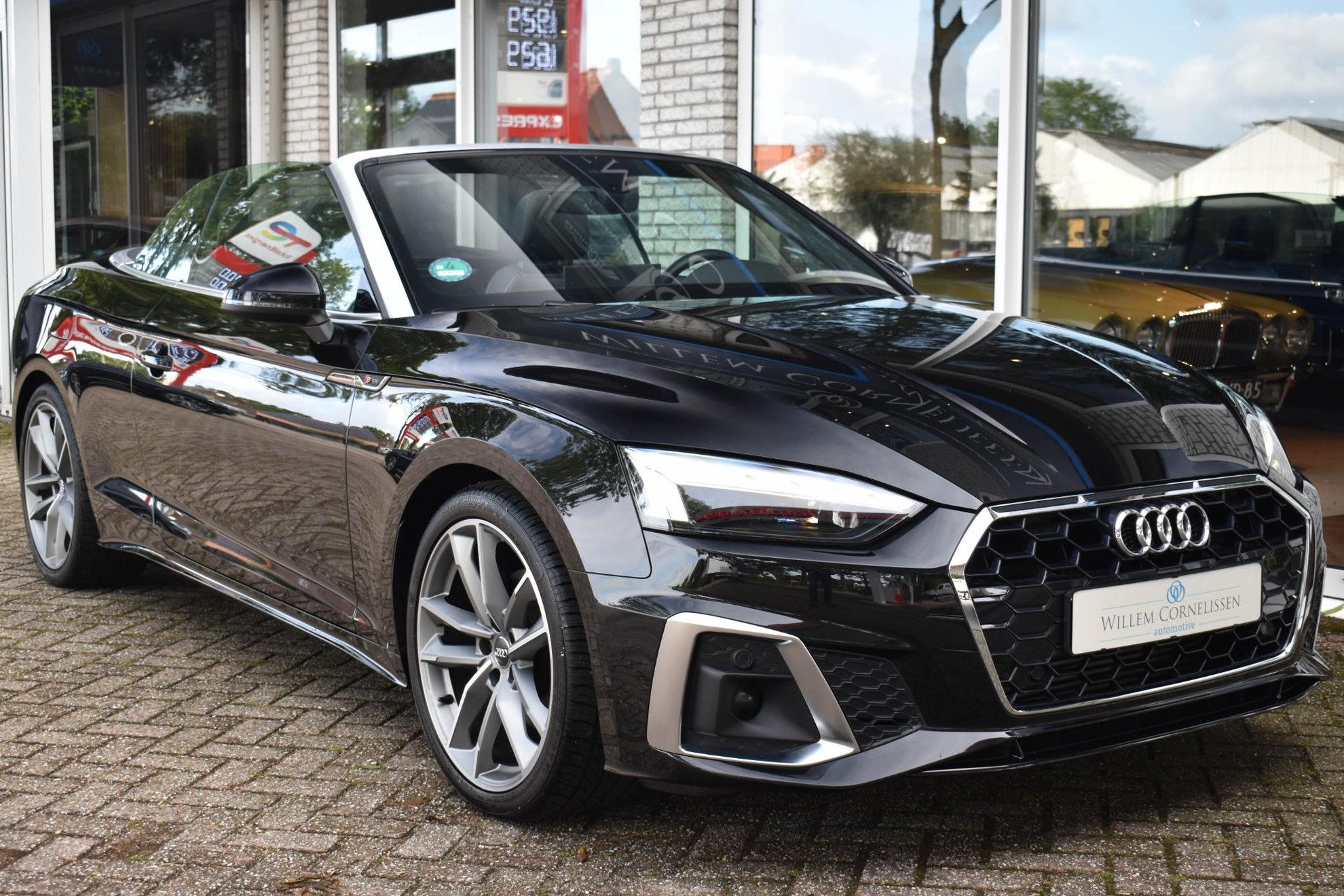 Audi A5 Cabriolet 40 TFSI S edition Virtual Dash Nekverwarming B&O