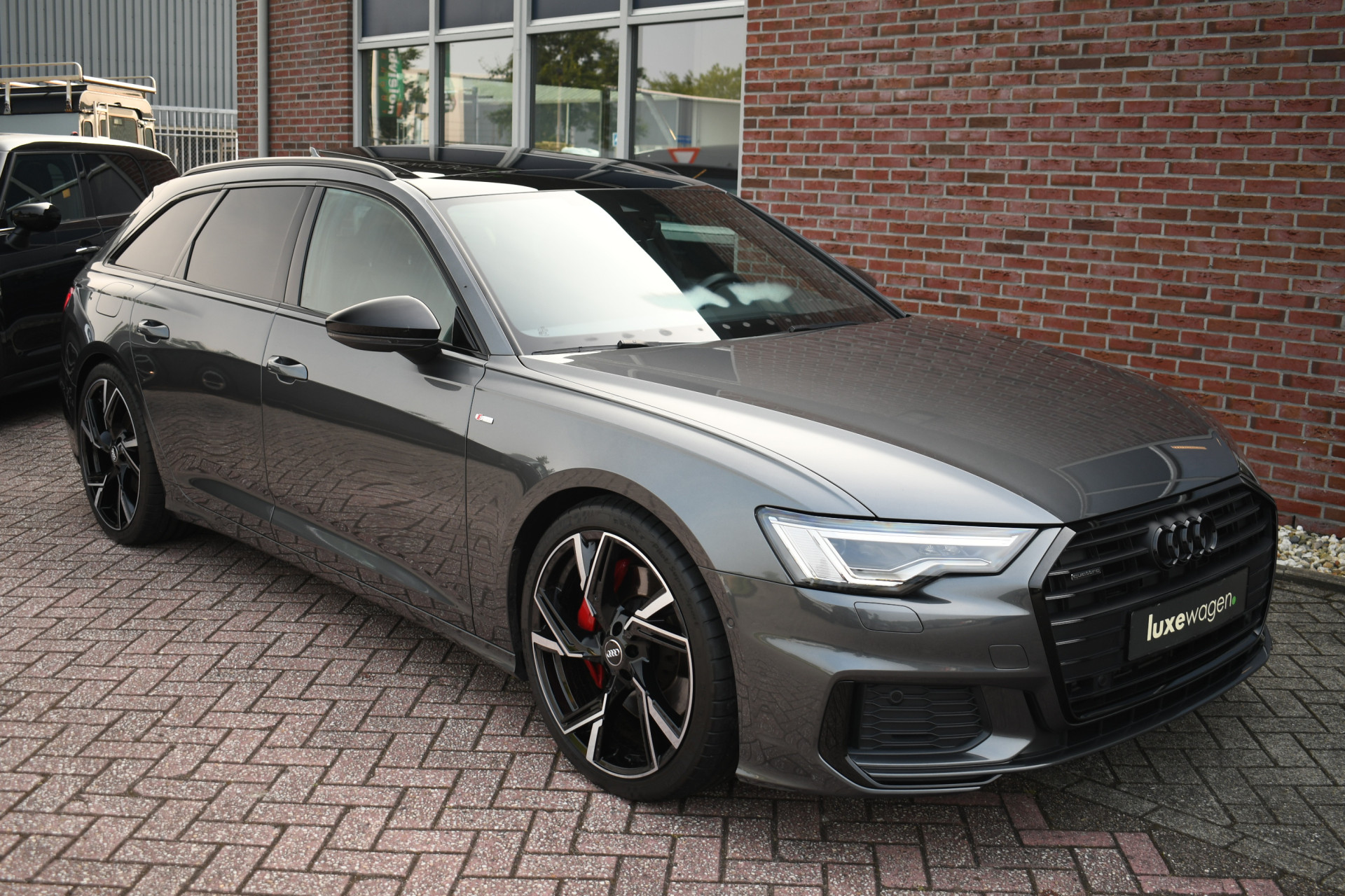 Audi A6 Avant 55 TFSI e quattro Competition Pano Trekh 21inch Optic-Black