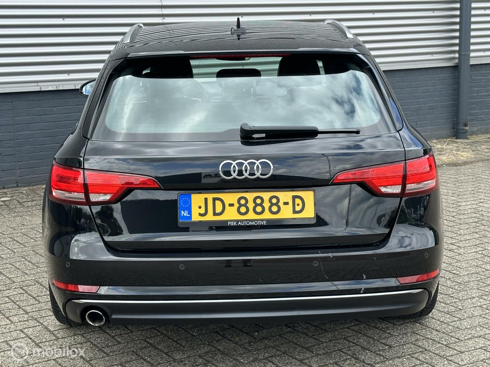 Audi A4 Avant 2.0 TDI Design Pro Line TREKHAAK