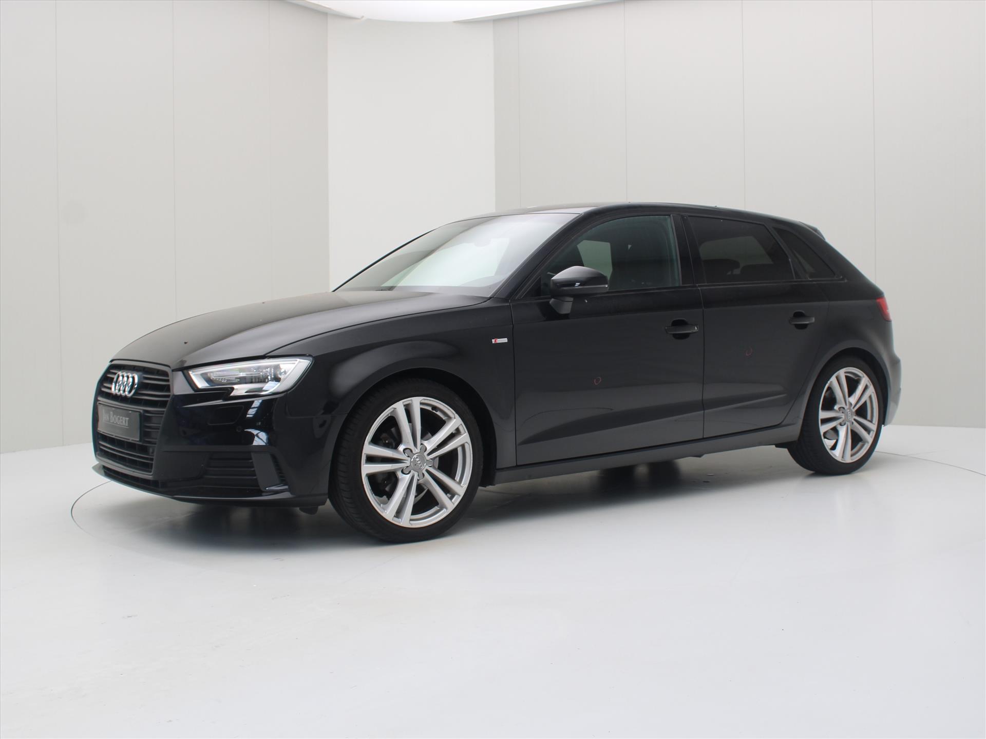 Audi A3 Sportback 1.5 TFSI 150pk 6-Bak S-Line Business [ XENON/LED+CRUISE+CLIMATE+NAVI+STOELVERWARMING+PDC V/A ]