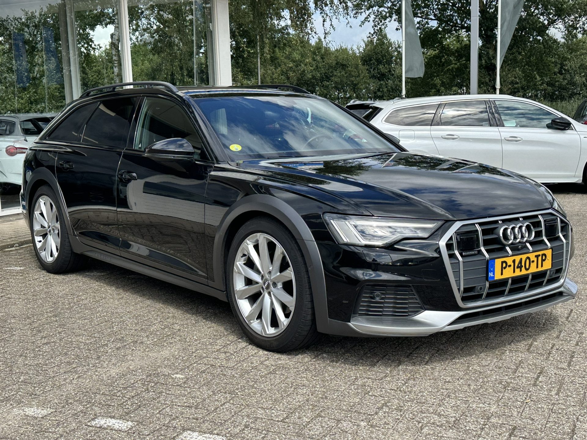 Audi A6 Allroad quattro 45 TDI | LED | PANO | Keyless | Luchtvering | Apple Carplay | Stoelen- Stuur en achterbank verwarmd | Trekhaak .