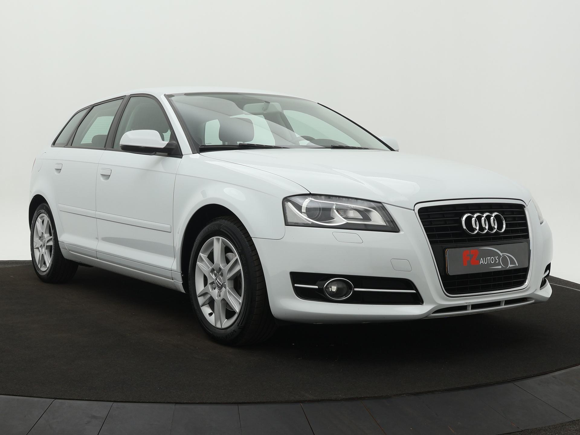 Audi A3 Sportback 1.2 TFSI Attraction Advance Automaat |Navigatie |Trekhaak |Lm Velgen