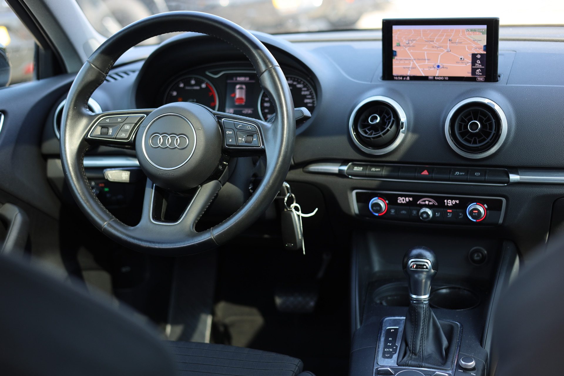 Audi A3 Sportback 30 TFSI AUTOMAAT | SPORT | PANO | NAVI | LED | 18 INCH