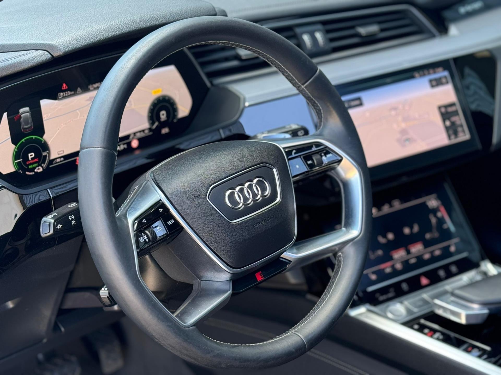 Audi E-tron E-tron 55 quattro S-LINE PANO l B&O l CARPLAY l ORG.NL l 21INCH l DEALER ONDERHOUDEN