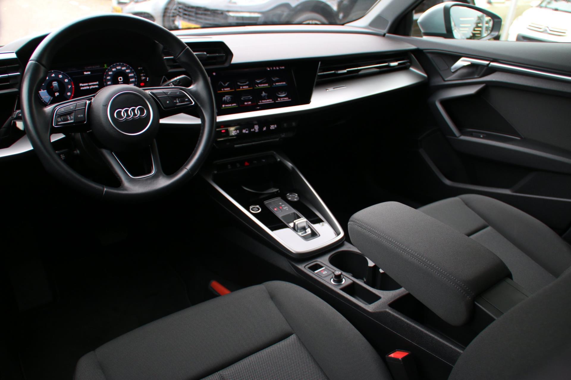 Audi A3 Sportback 30 TFSI Pro Line DEALER OND. NL-AUTO NAP!