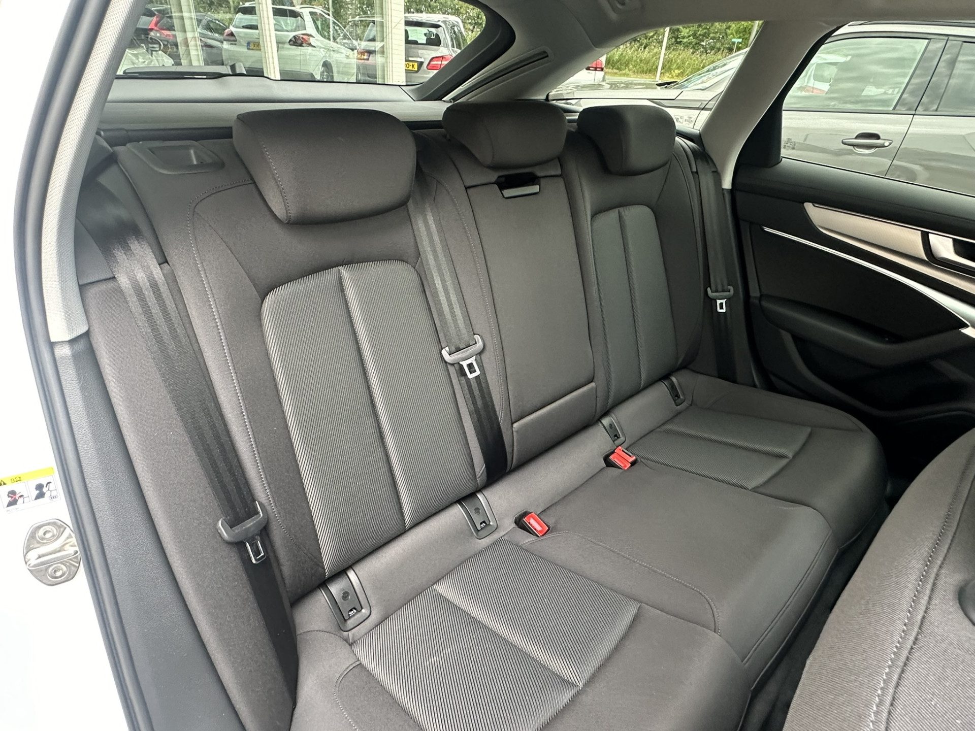 Audi A6 Avant 40 TDI 204pk Advanced edition | LED | Sportstoelen elekt. verstelbaar | 360 gr. Camera | Apple Carplay | Navi