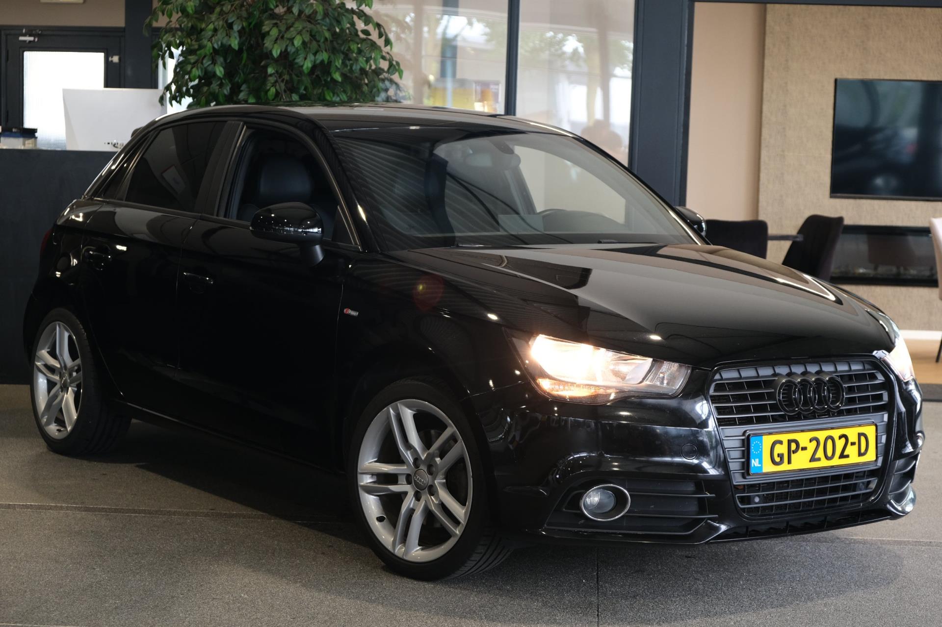 Audi A1 Sportback 1.4 TFSI S-Line S-tronic Navi Leder Pdc Stoelverw