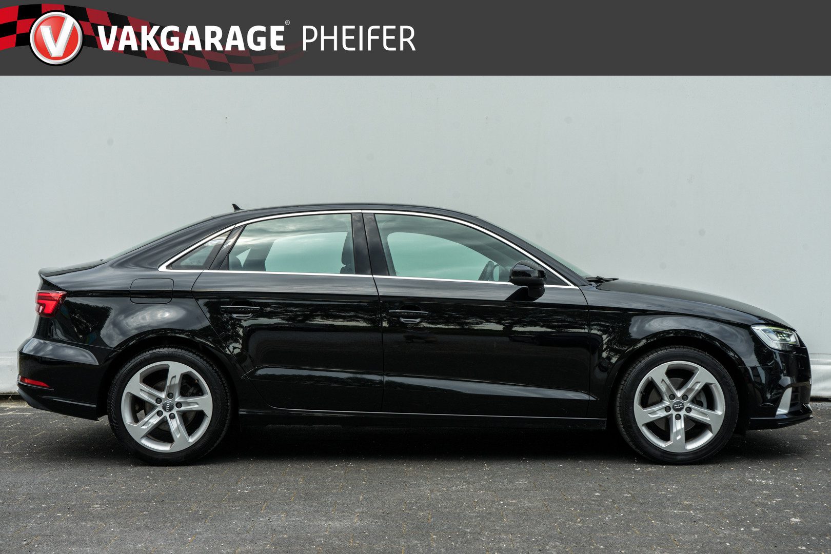 Audi A3 Limousine 1.0 TFSI Sport Lease Edition Navigatie/ Sportstoelen/ 17″ Lmv/ Pdc/ Cruise control