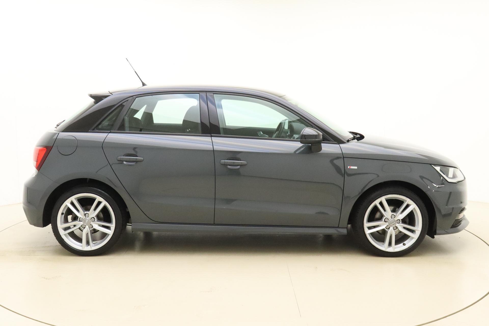 Audi A1 Sportback 1.0 TFSI Adrenalin | Navigatie | S-line exterieur | Lichtmetalen velgen | 5 Deuren | Nette auto | Cruise control | Zwart dak