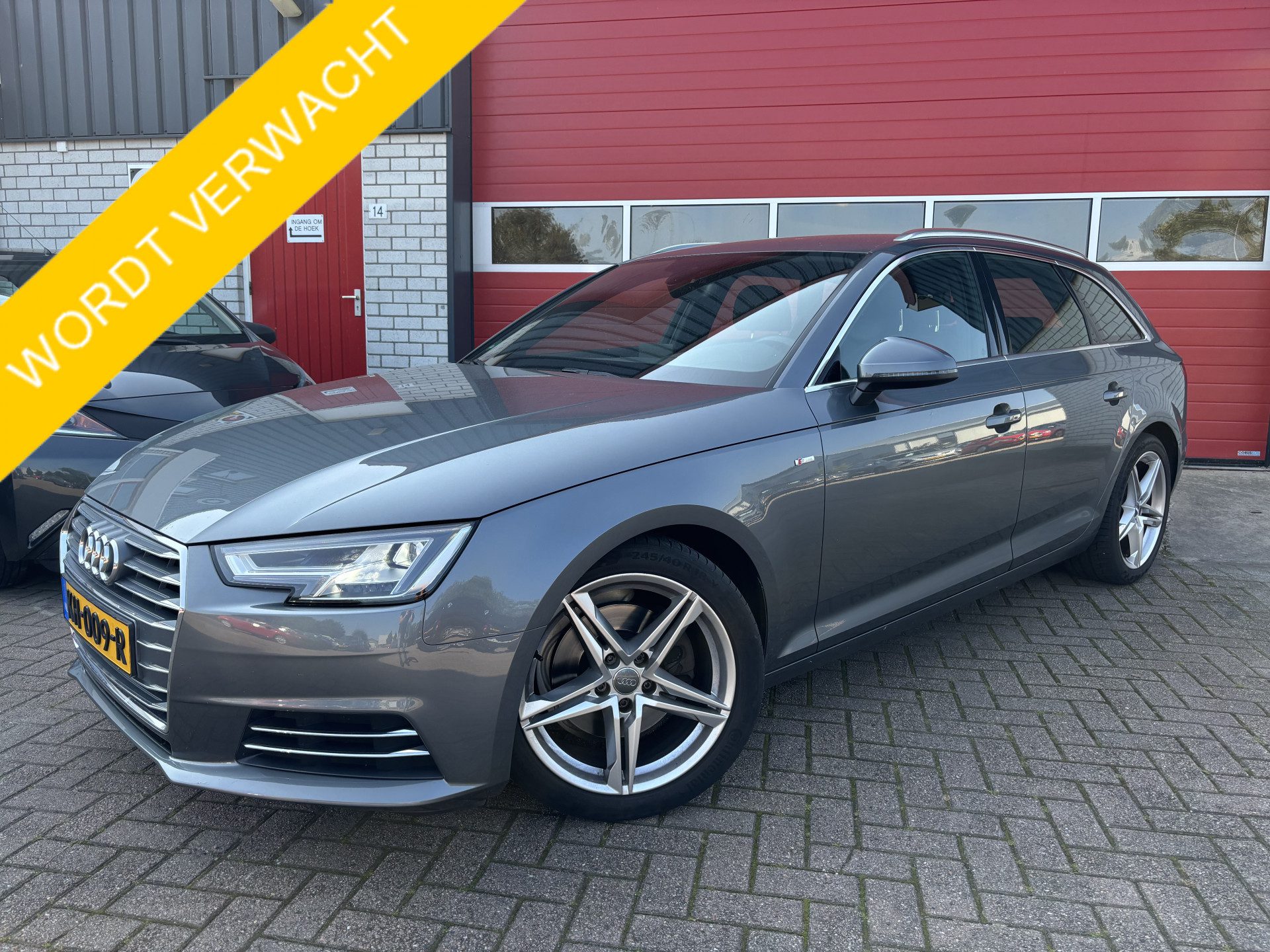 Audi A4 Avant 1.4 TFSI Lease Edition AUTOMAAT / TREKHAAK / S-LINE INTERIEUR / CARPLAY / FULL LED / NAVI / CLIMA / PDC / NL-AUTO