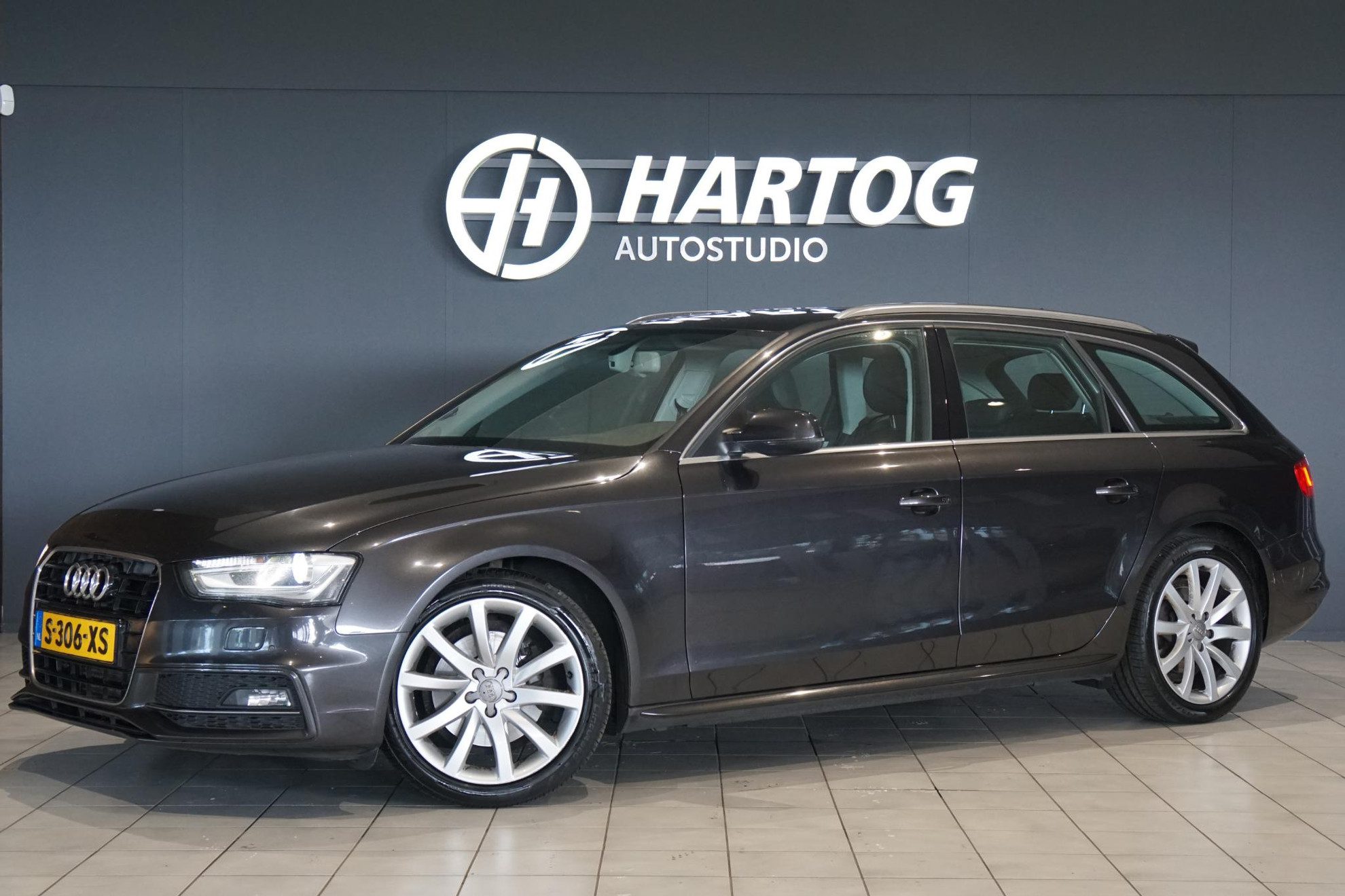 Audi A4 Avant 2.0 TDI Pro Line *INCL. BTW* + LEDER / TREKHAAK /STOELVERWARMING