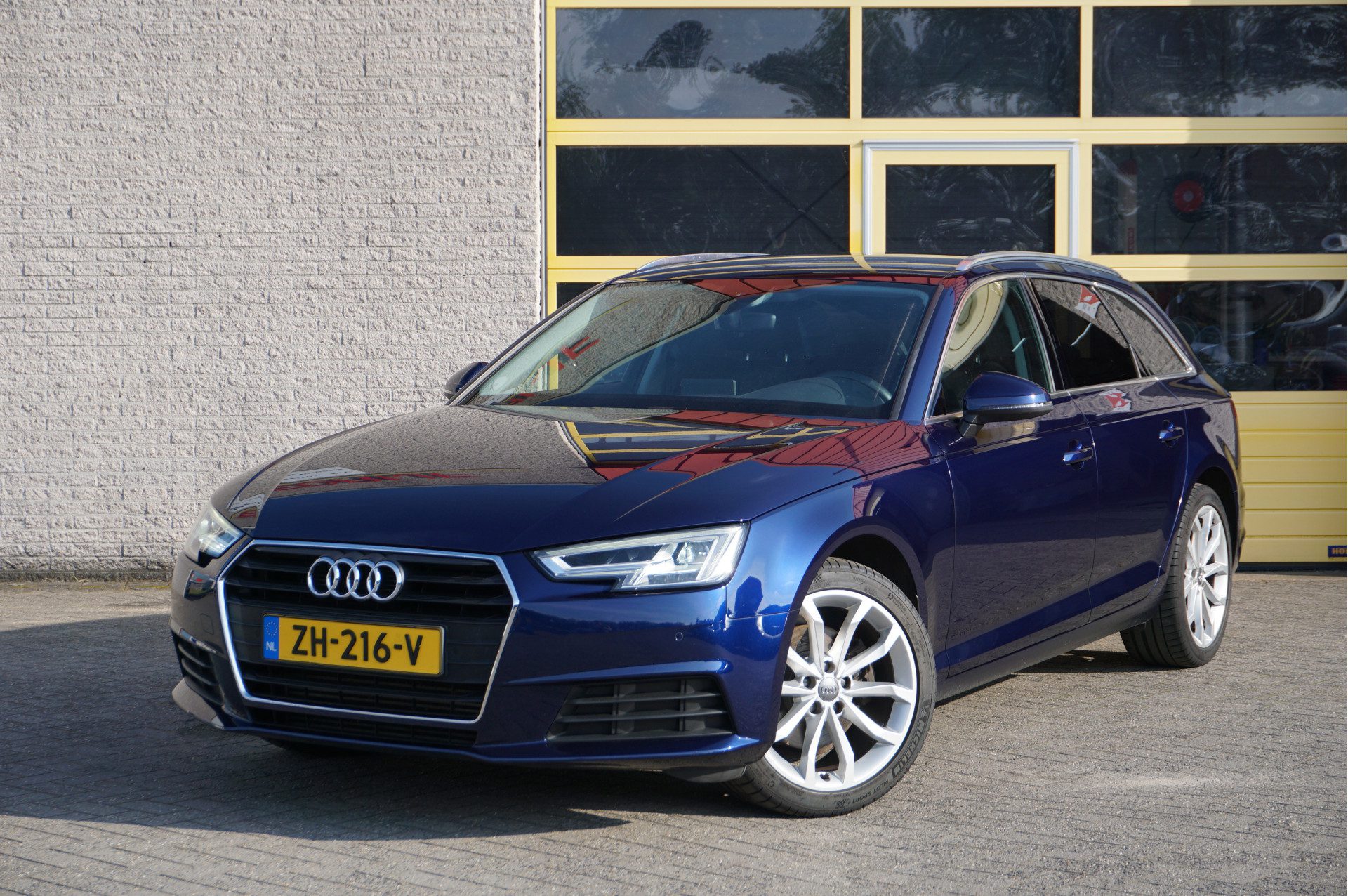 Audi A4 Avant 35 TFSI 150PK! Automaat Design Pro Line Plus BJ2019 Lmv 18″ | Led | Pdc | Navi | Keyless entry | Dynamische knipperlichten