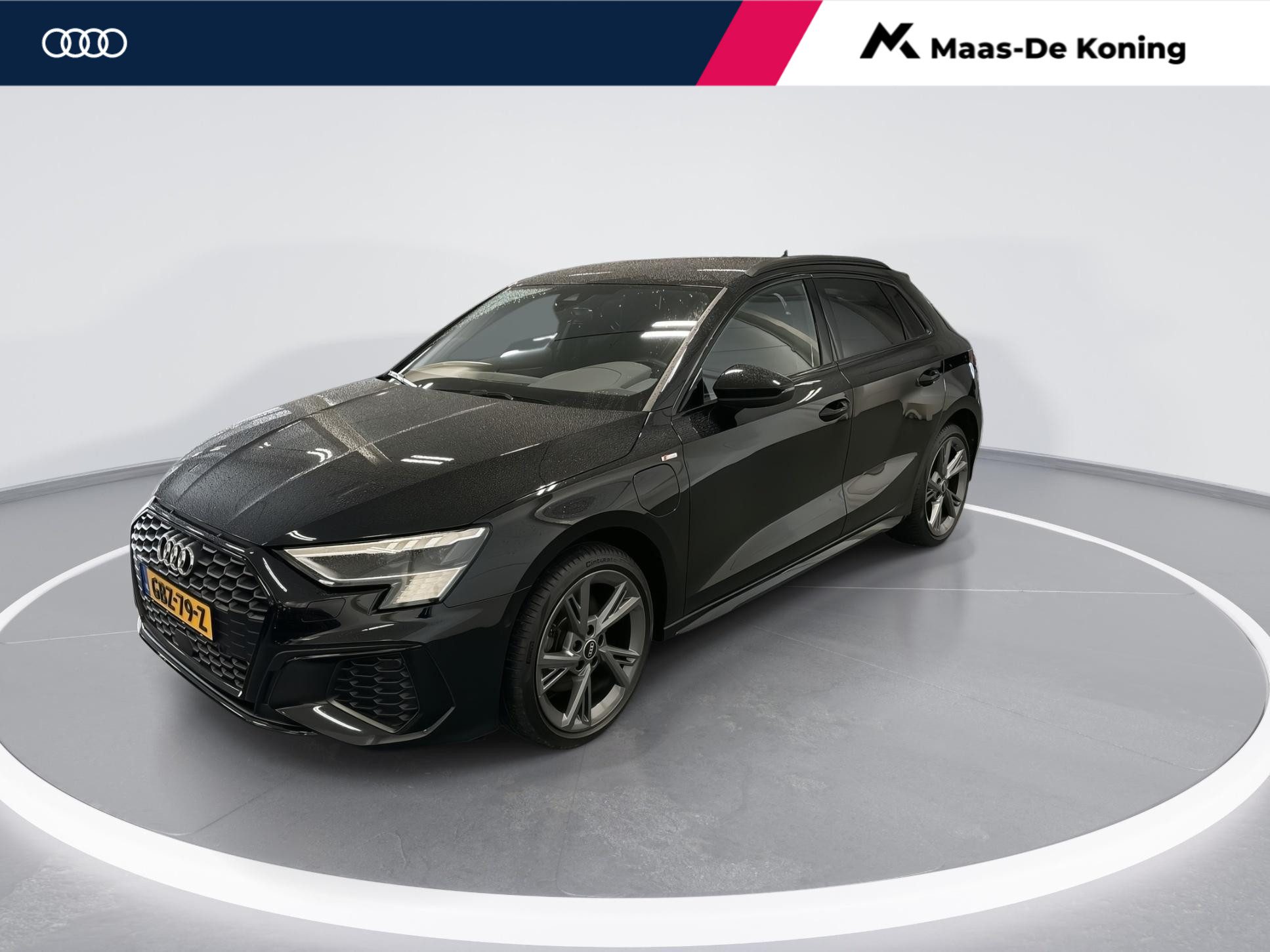 Audi A3 Sportback 40 TFSIe 204pk S-tronic S edition | Keyless | Camera | Trekhaak | P-Sensoren | Park Assist | Navi | Smartphone Interface | 18” Inch | Garantie t/m 25-03-2026 of 100.000km