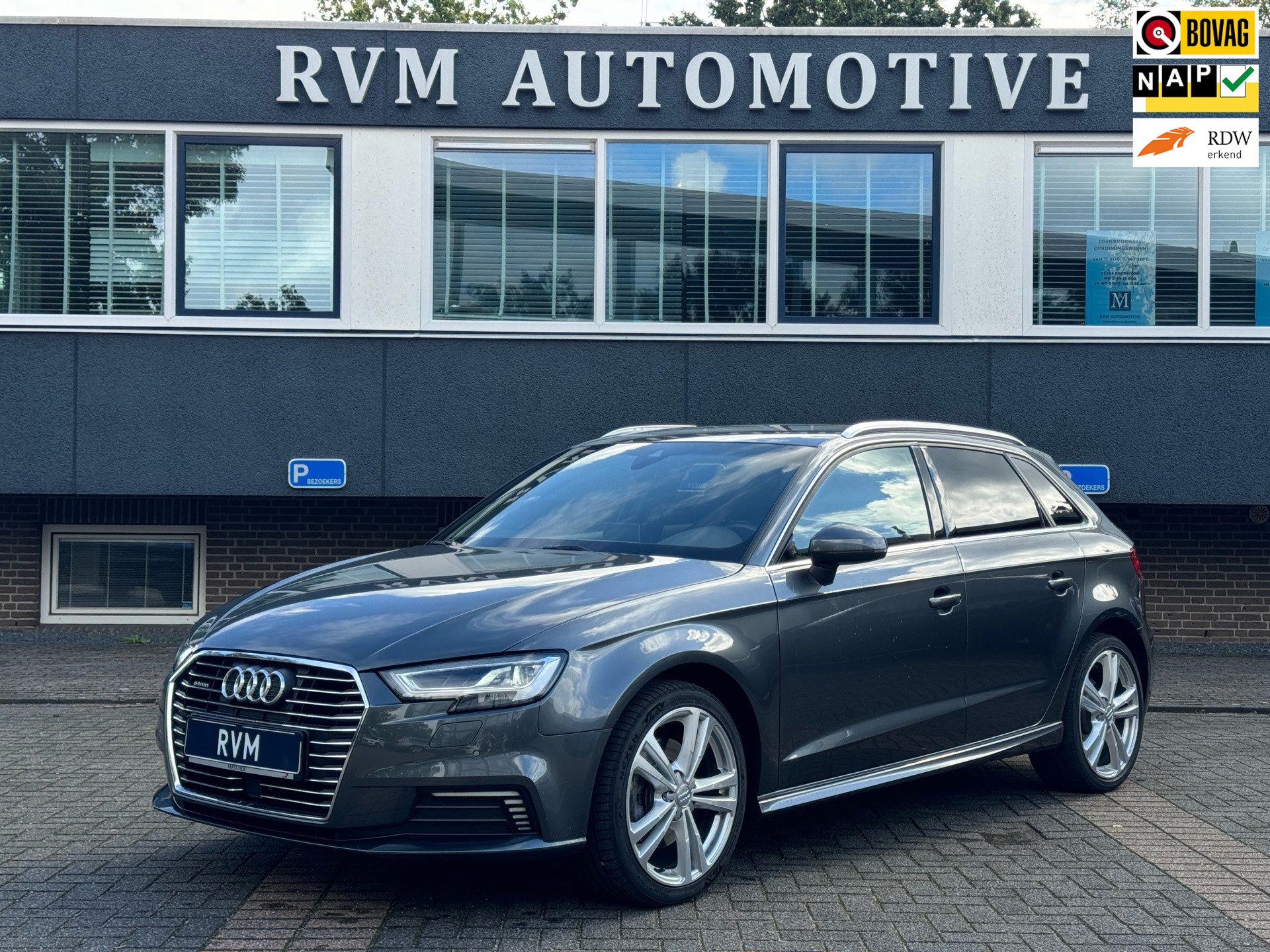 Audi A3 Sportback 40 e-tron PHEV PLUG-IN S-LINE IN- EN EXTERIEUR| CAMERA| DODE HOEK| STOEL VERWARMING|