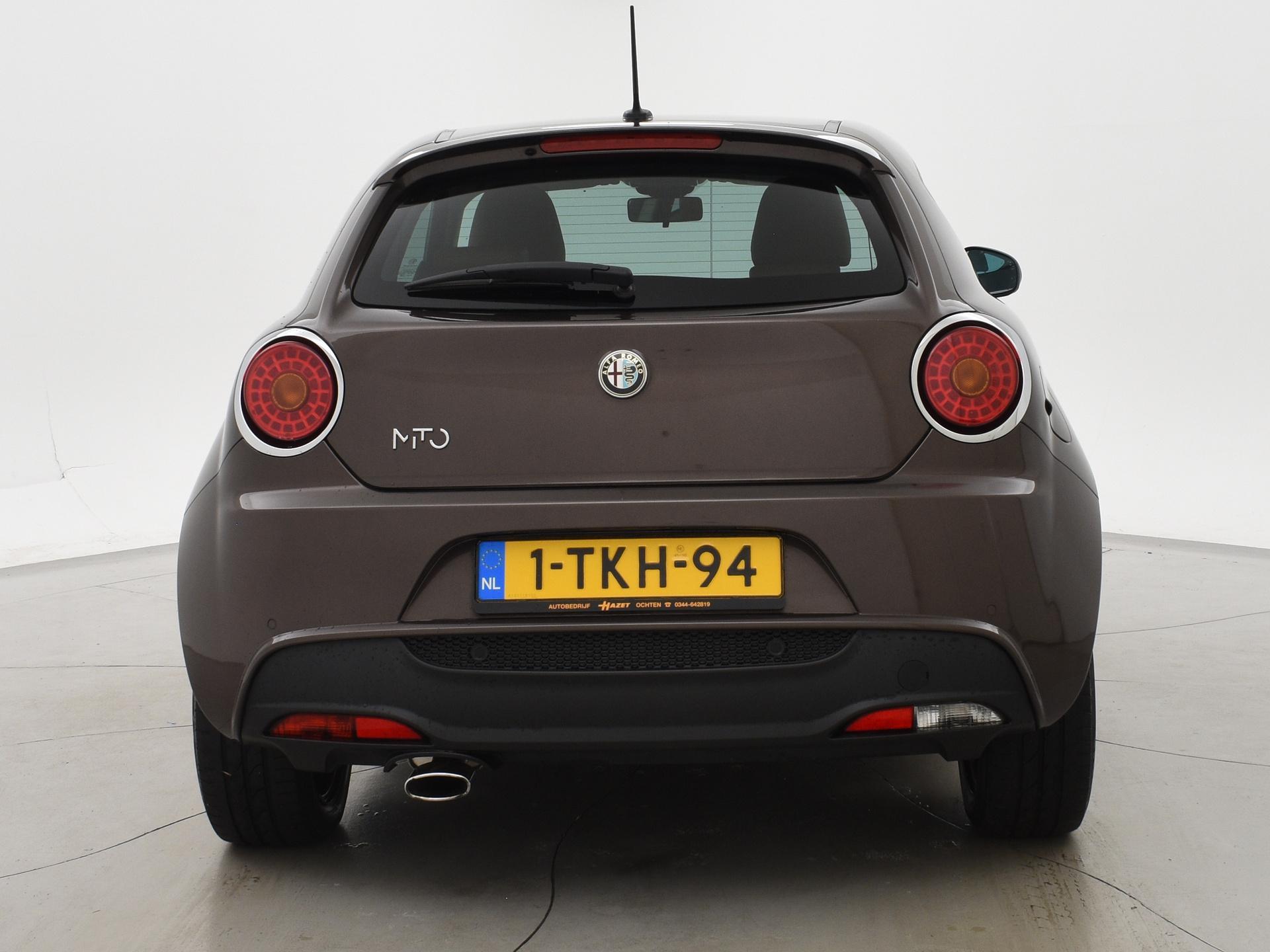 Alfa Romeo MiTo 0.9 TwinAir ESCLUSIVO + LEDER / NAVIGATIE