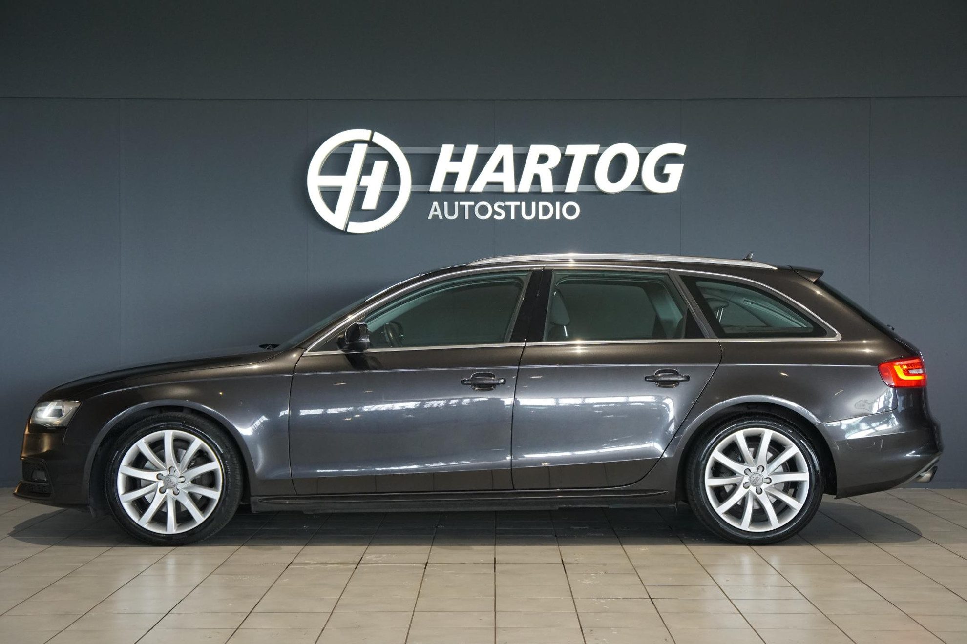 Audi A4 Avant 2.0 TDI Pro Line *INCL. BTW* + LEDER / TREKHAAK /STOELVERWARMING