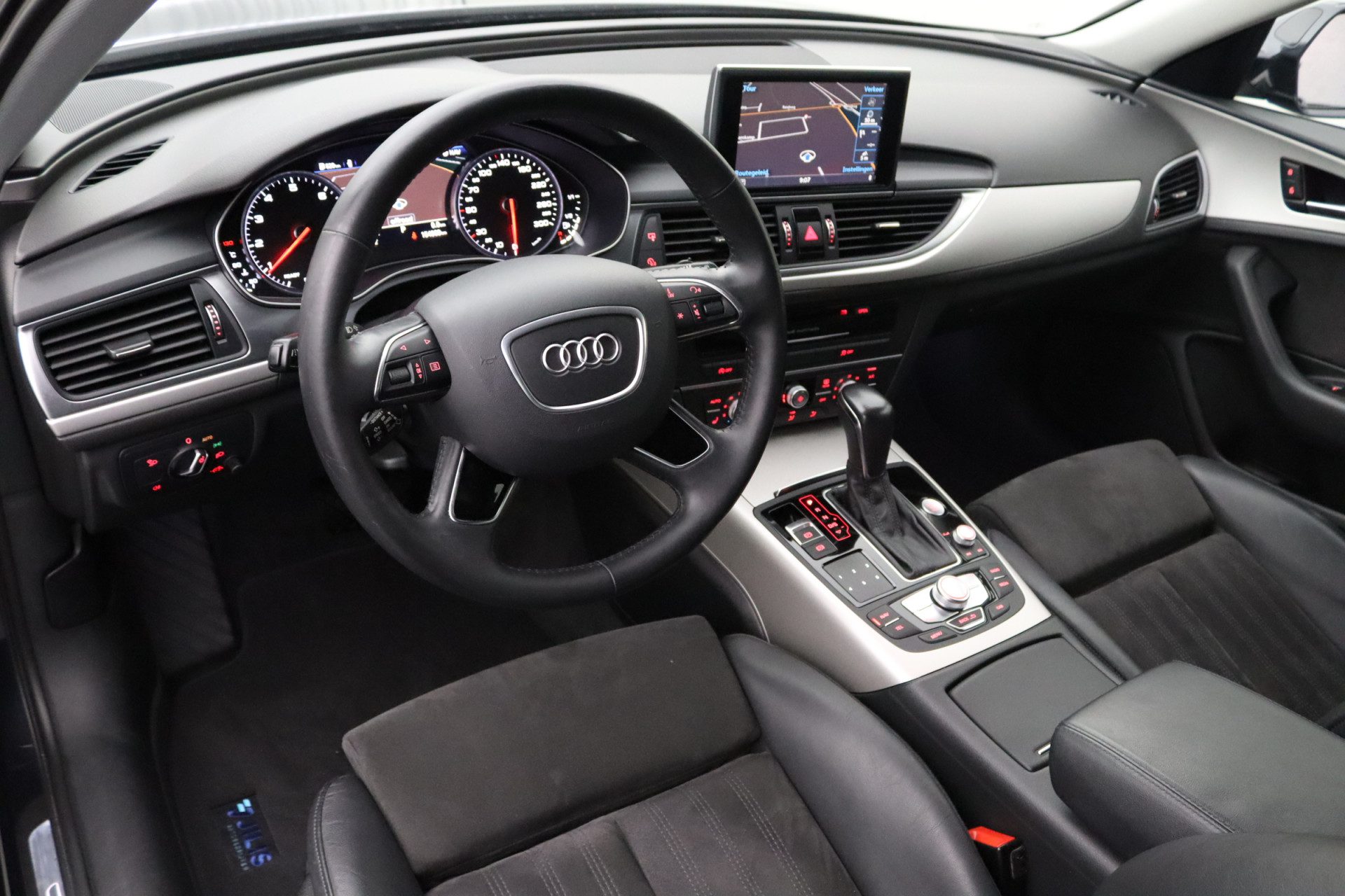 Audi A6 Avant 1.8 TFSI ultra Premium Edition | Bi-xenon koplampen | Cruise control | Stoelverwarming | Parkeersensoren